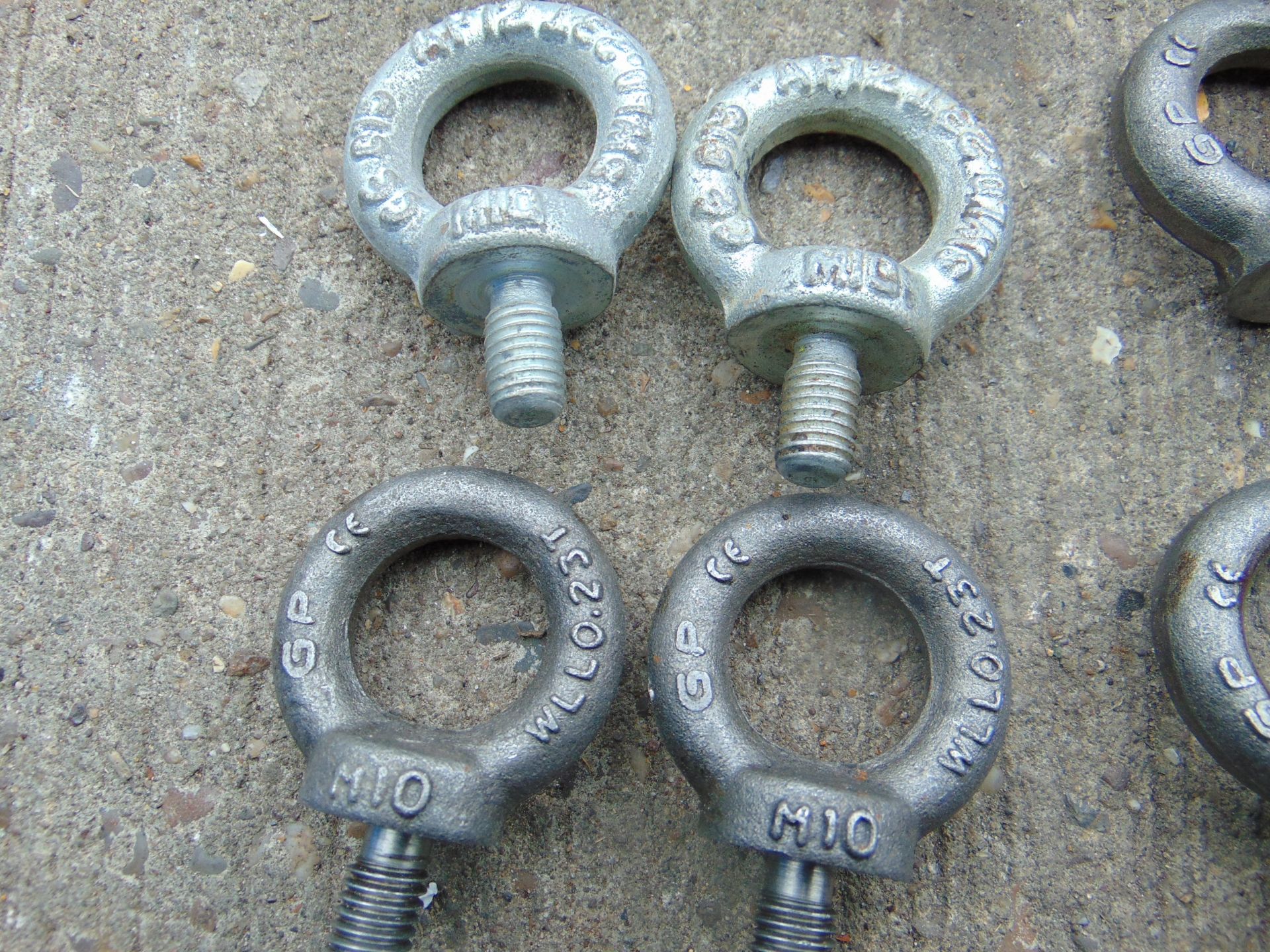 15 x M10 0.23t EYEBOLTS, 3 x WIRE ROPE CLAMPS, 30CWT D SHACKLE AND A BOX OF M10 x 30mm BOLTS - Image 2 of 6