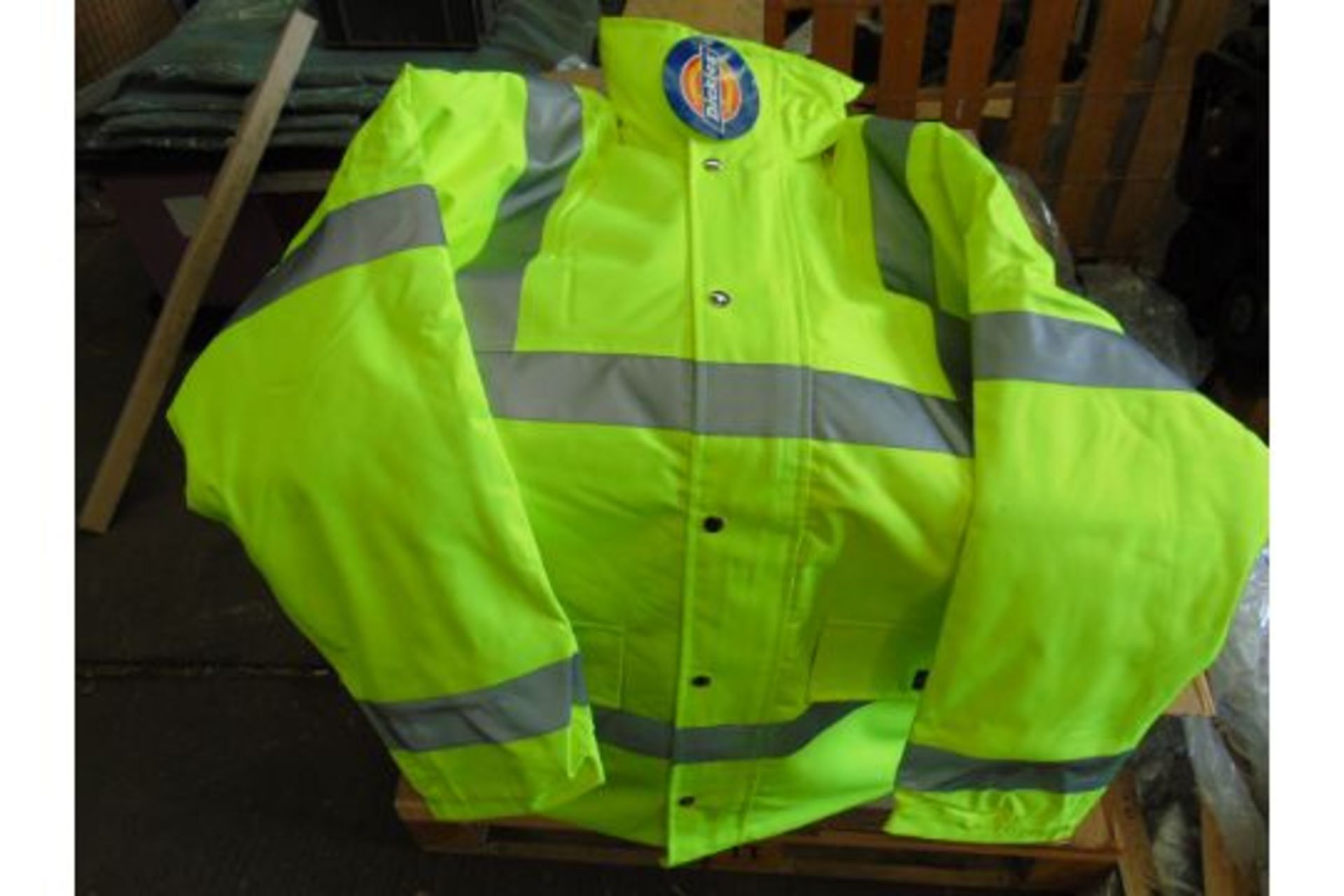 DICKIES HI VIZ JACKET, QUILTED AND WATERPROOF *LARGE* NEW UNUSED