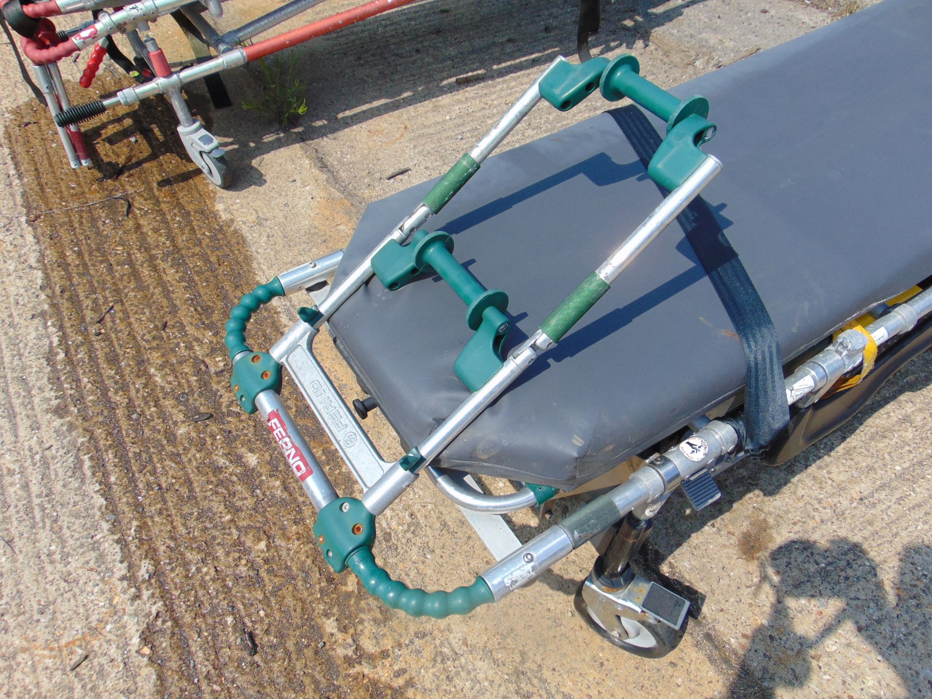 2 x MOBILE STRETCHERS - Image 6 of 9