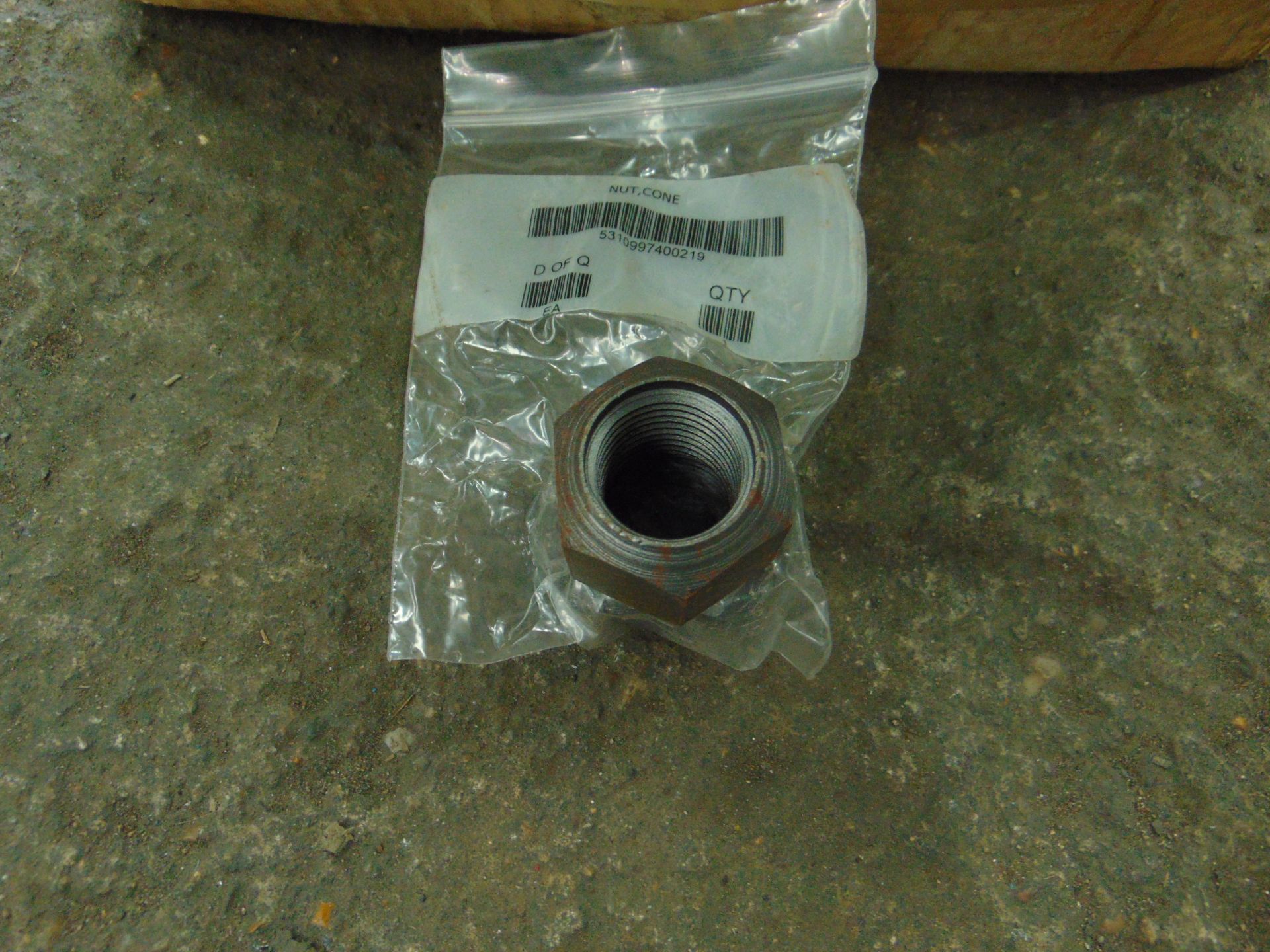 1 x BOX OF WHEEL NUTS (USED ON LEYLAND DAF 4T)