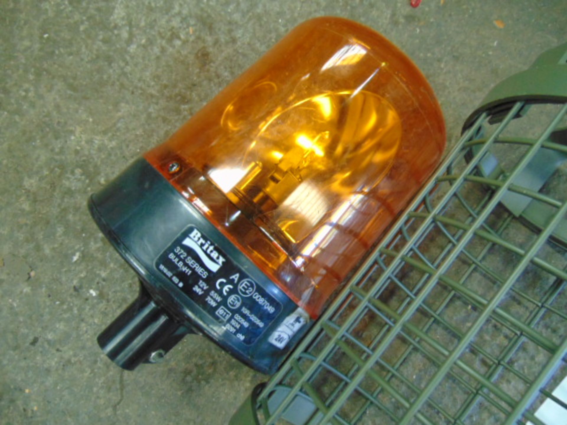 Britax Rotating Amber Beacon & Protective Cage - Image 2 of 4