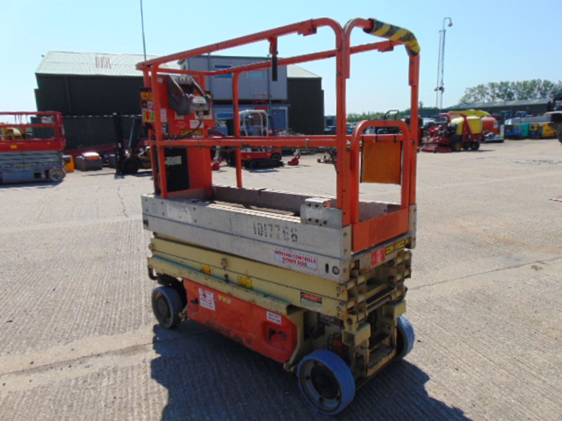 JLG 1930ES 7.62m Electric Scissor Lift Access Platform ONLY 301 Hours! - Image 4 of 15