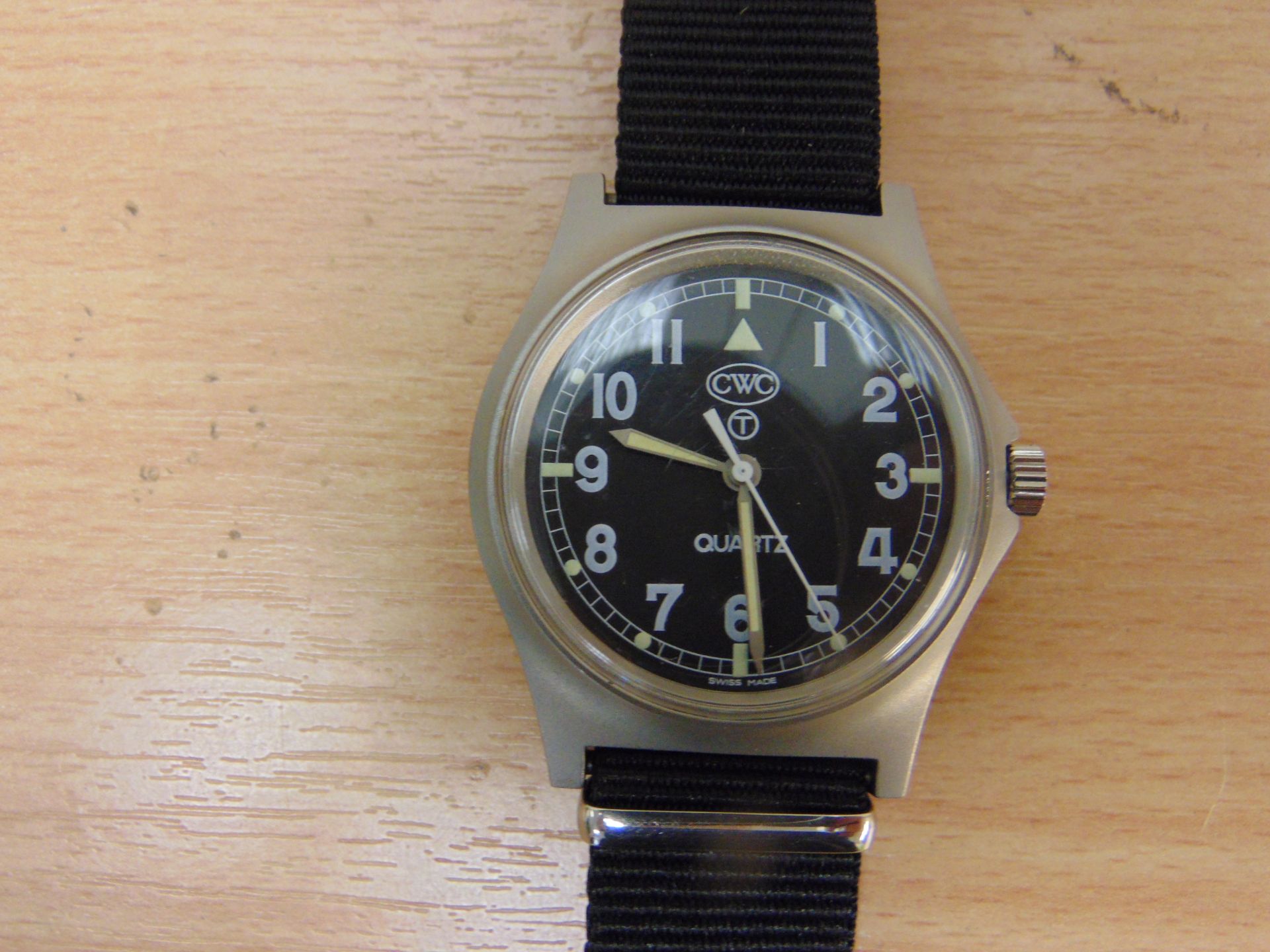 VERY RARE UNISSUED CWC 0552 ROYAL MARINES/NAVY ISSUE SERVICE WATCH, NATO MARKINGS, DATED 1990