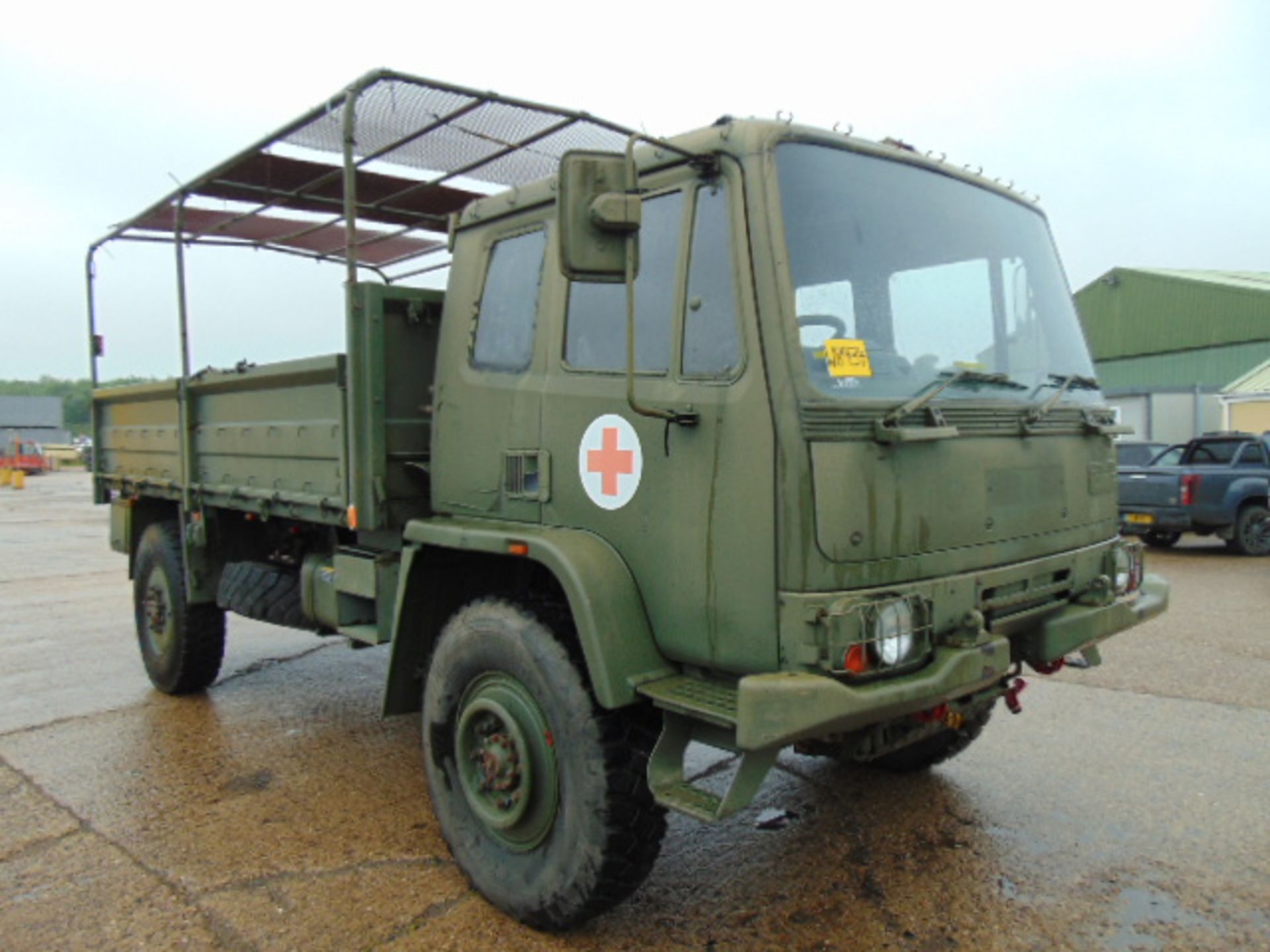 Leyland Daf 45/150 4 x 4 fitted with Hydraulic Winch ( operates Front and Rear )