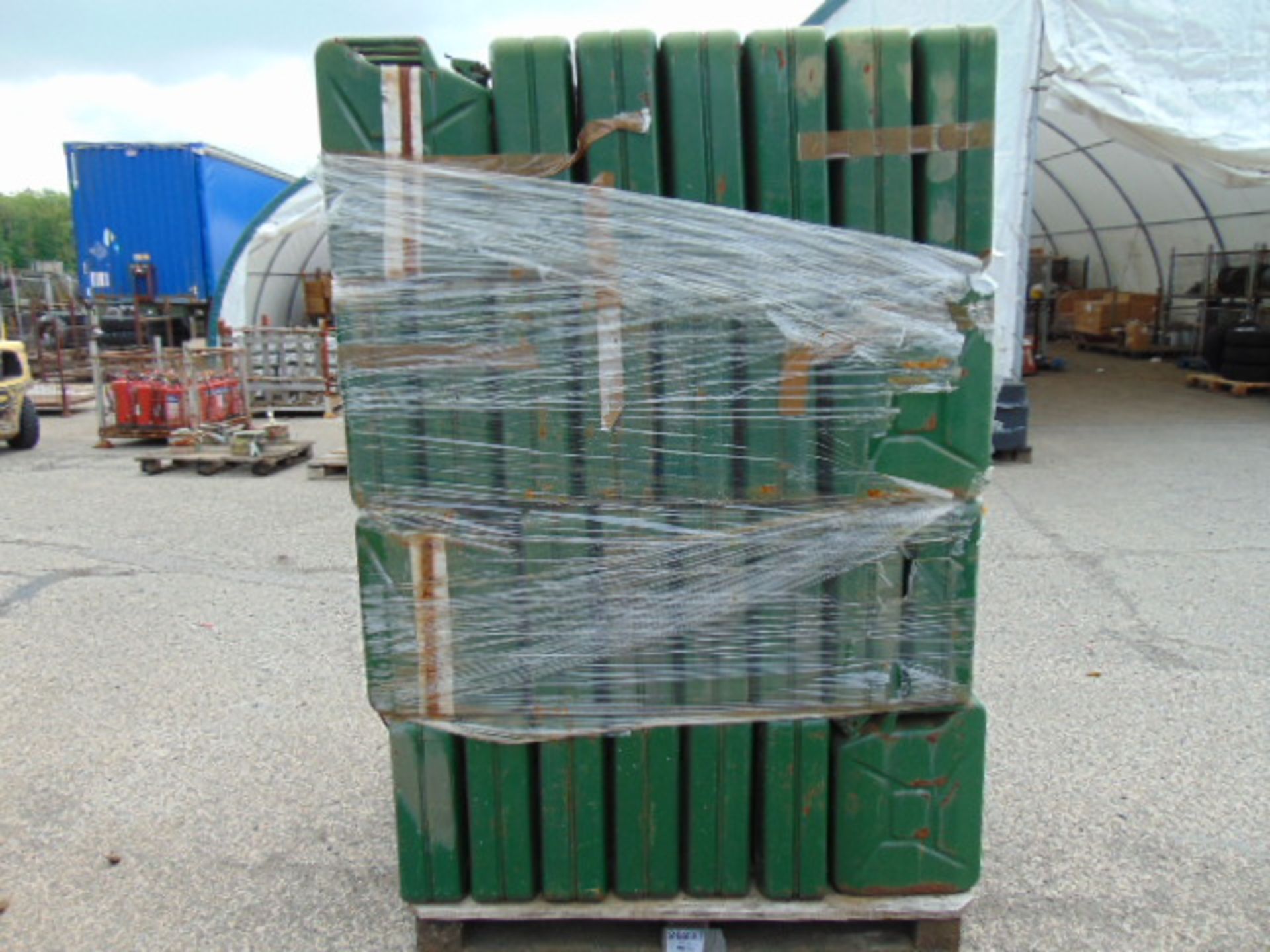 96X UNUSED 5 GALL (20 LITRE) JERRY CANS DIRECT FROM STORAGE - Image 3 of 4