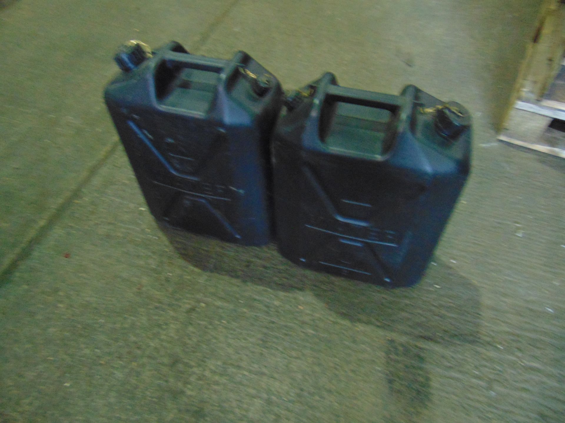 2 x 20lt WATER JERRY CANS *UNISSUED* - Image 2 of 3