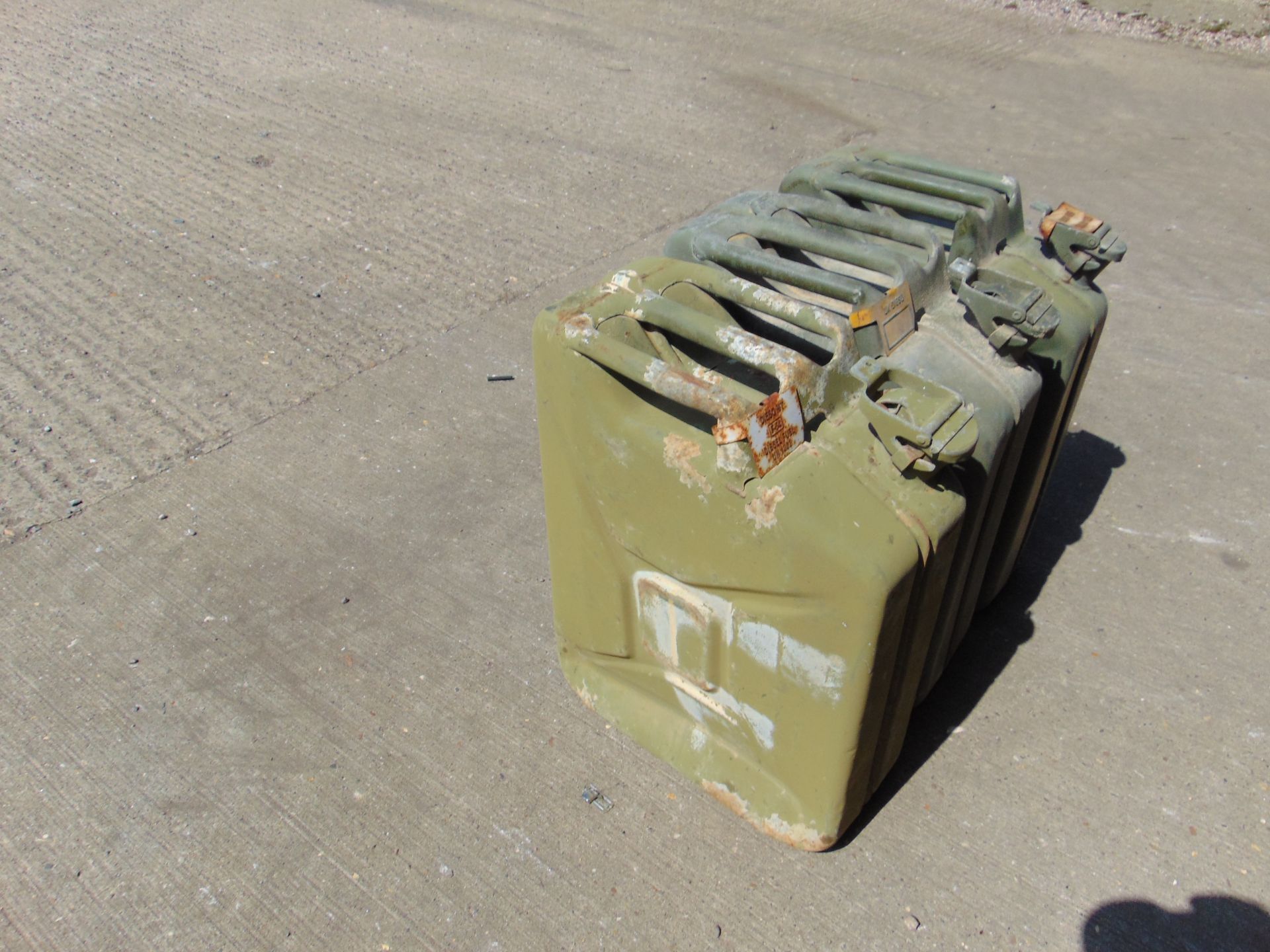 3 x 20lt FUEL JERRY CANS WITH COVERS - Image 4 of 6