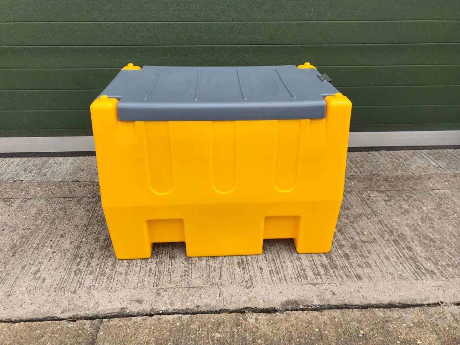 ** BRAND NEW ** Unused DTK240 transportable 220lt diesel tank Brand New, in the box - Image 5 of 36