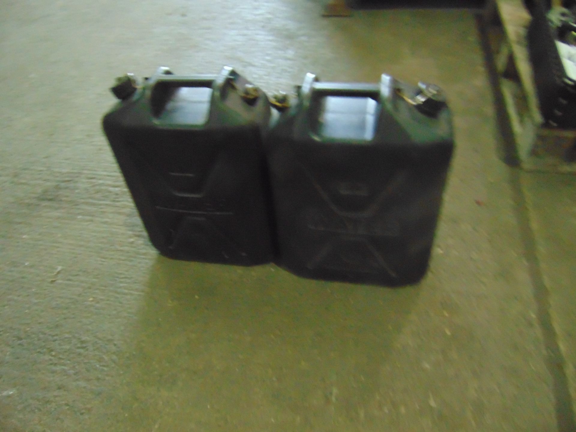 2 x 20lt WATER JERRY CANS *UNISSUED* - Image 3 of 3