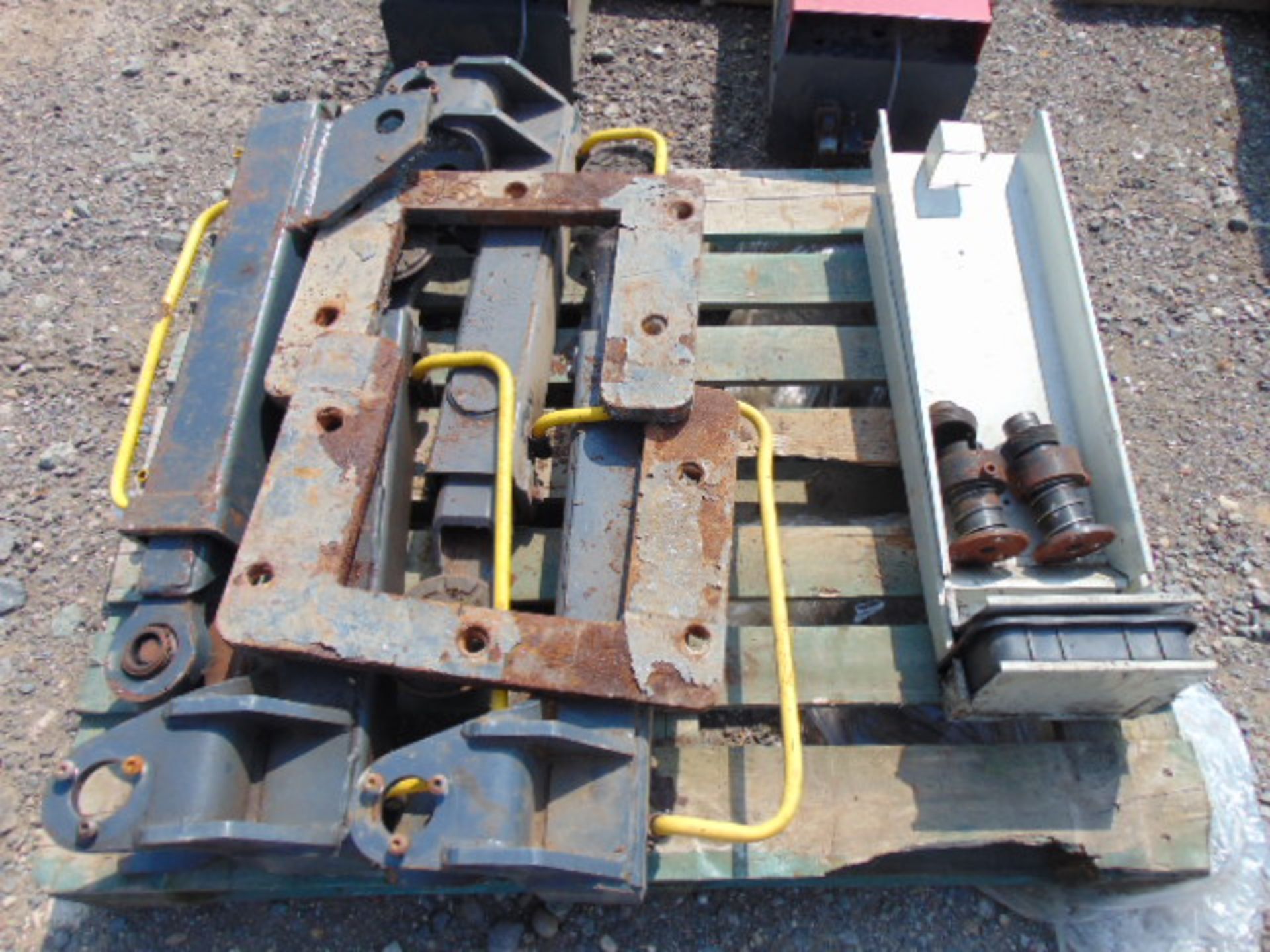 Provac KS32 Two Post Four Arm Vehicle Lift - Image 7 of 7