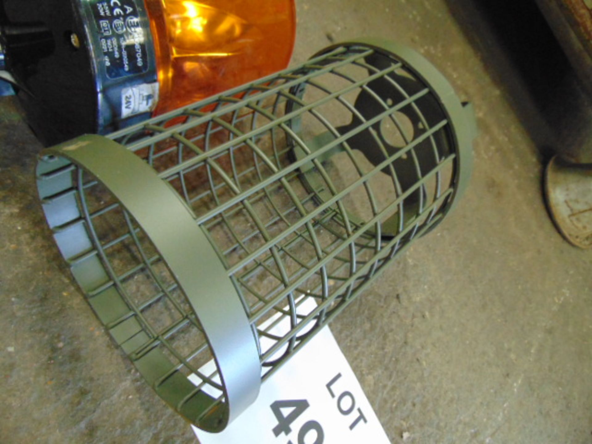 Britax Rotating Amber Beacon & Protective Cage - Image 4 of 4