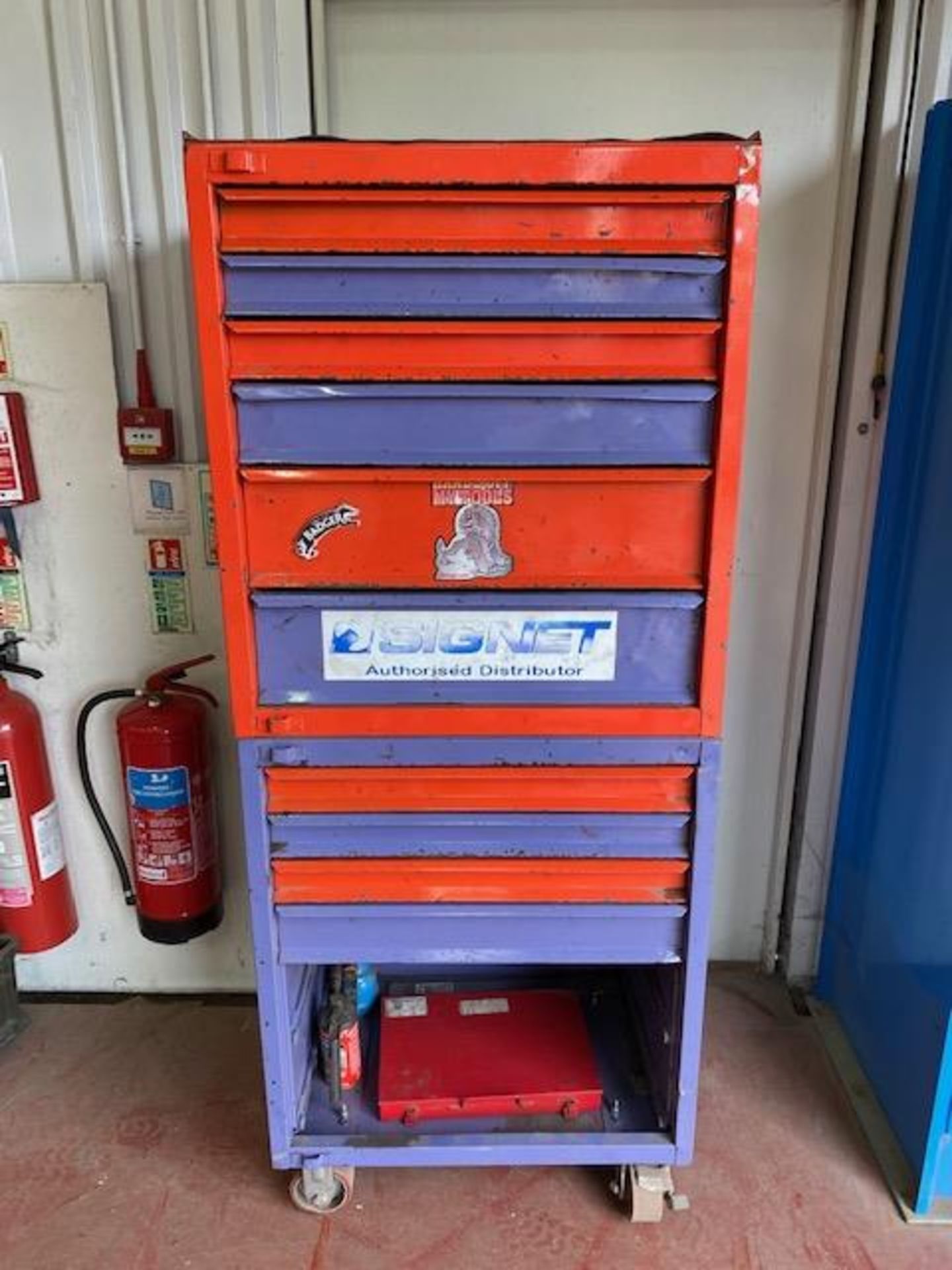 Direct MoD Contract Heavy Duty 10 Drawer Tool Chest c/w Assorted Metric and Imperial Tools