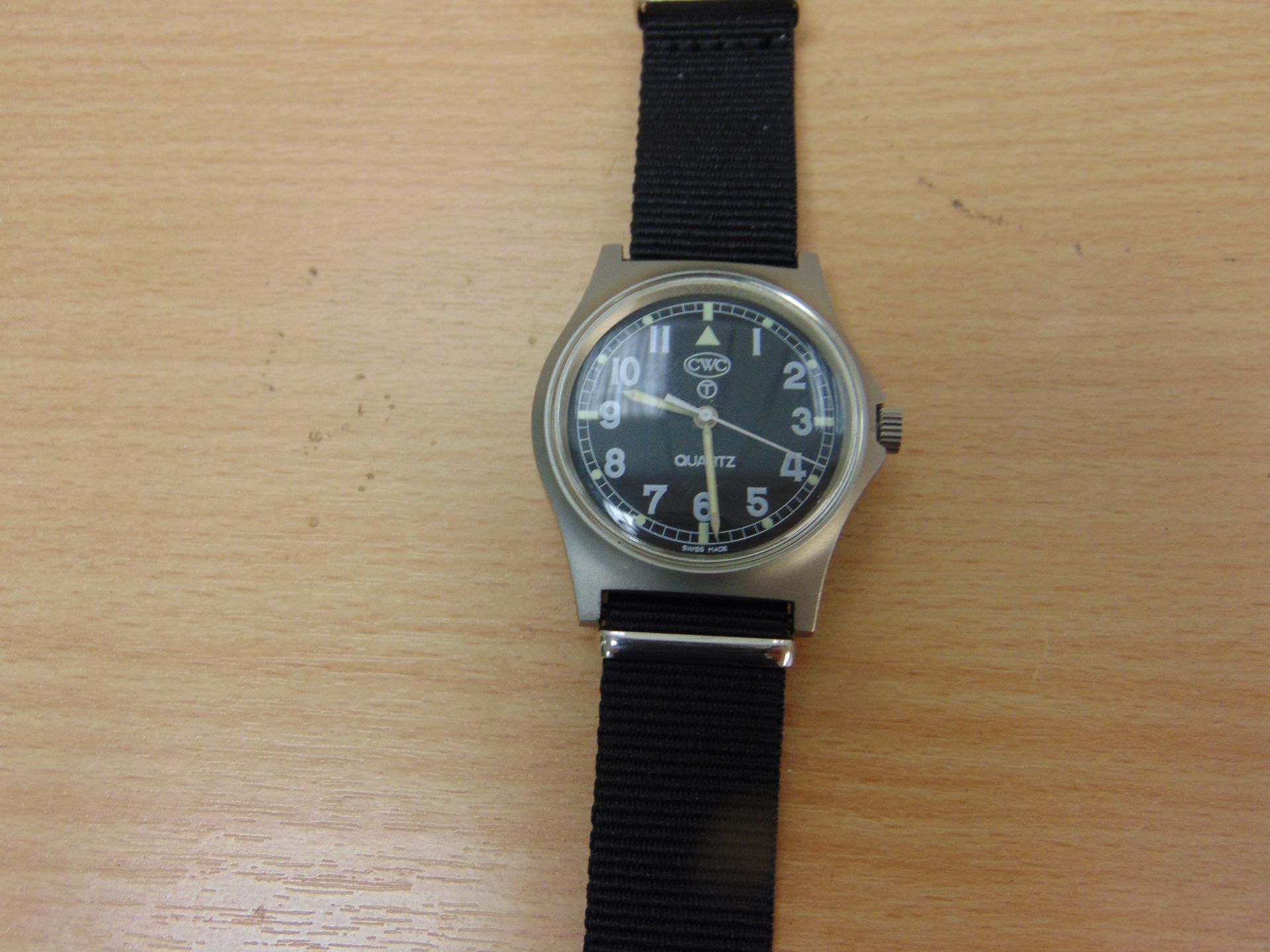 VERY RARE UNISSUED CWC 0552 ROYAL MARINES/NAVY ISSUE SERVICE WATCH, NATO MARKINGS, DATED 1990 - Image 2 of 6