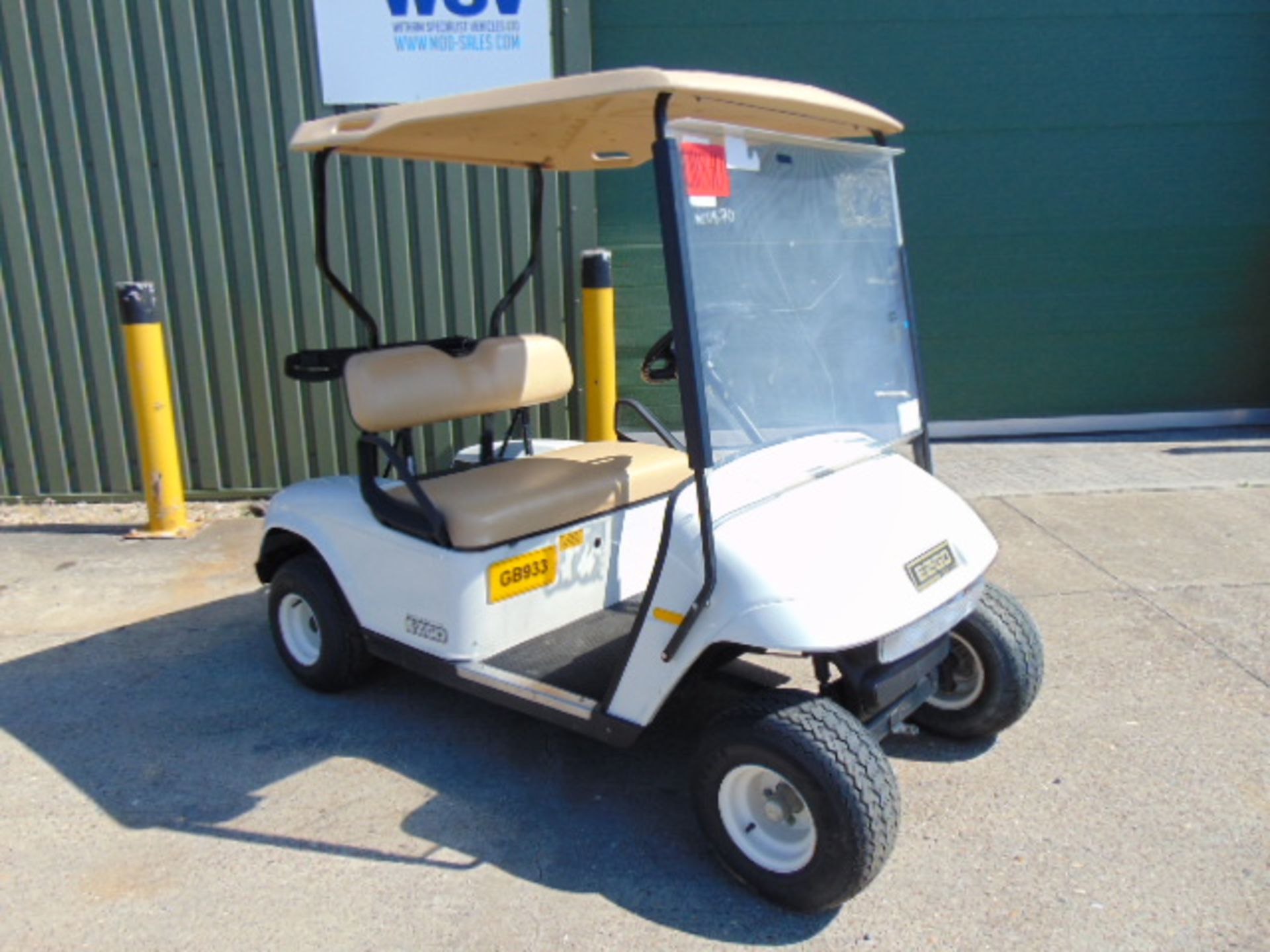 E-Z-GO Electric 2 Seat Golf Buggy ONLY 223 HOURS!