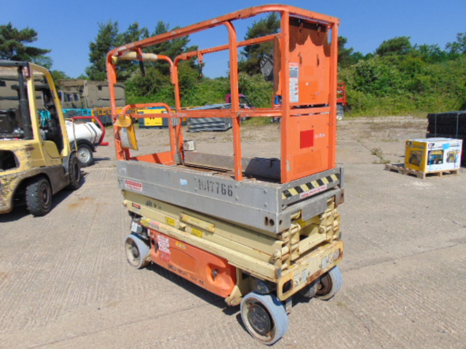 JLG 1930ES 7.62m Electric Scissor Lift Access Platform ONLY 301 Hours! - Image 7 of 15