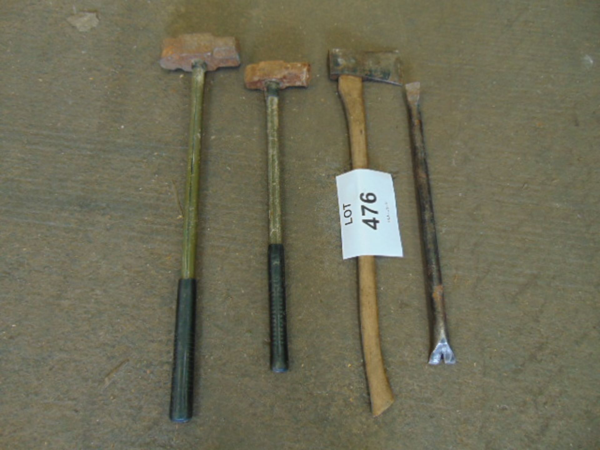 2 x Sledge Hammers, 1 x Axe & 1 x Breaker Bar - Image 3 of 3