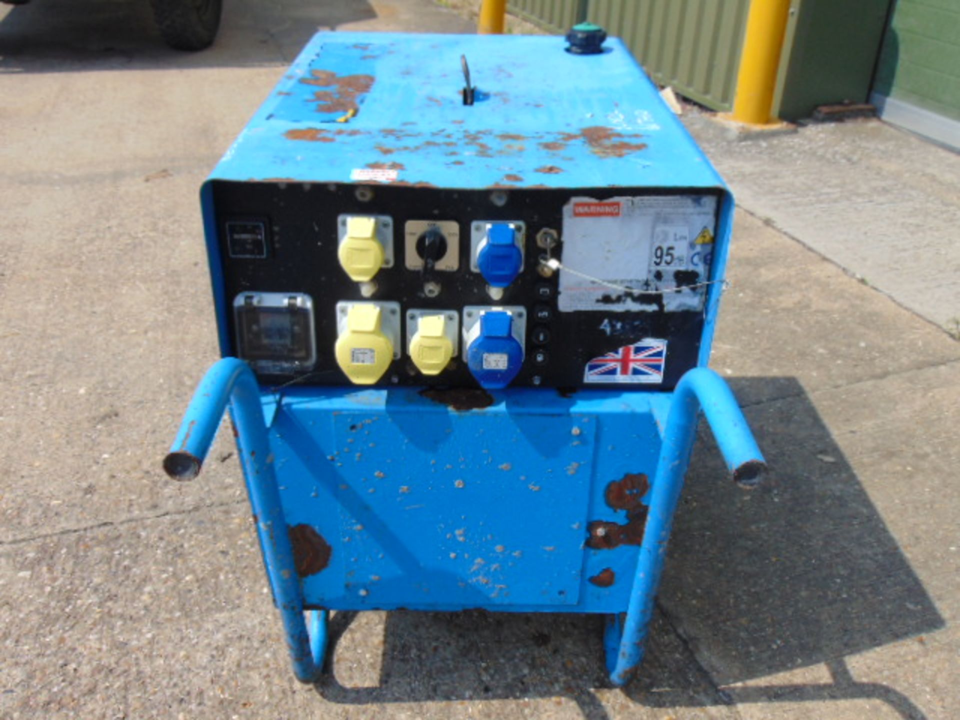 Stephill SE6000D4 6KVA Diesel Generator ONLY 1,371 HOURS! - Image 2 of 11