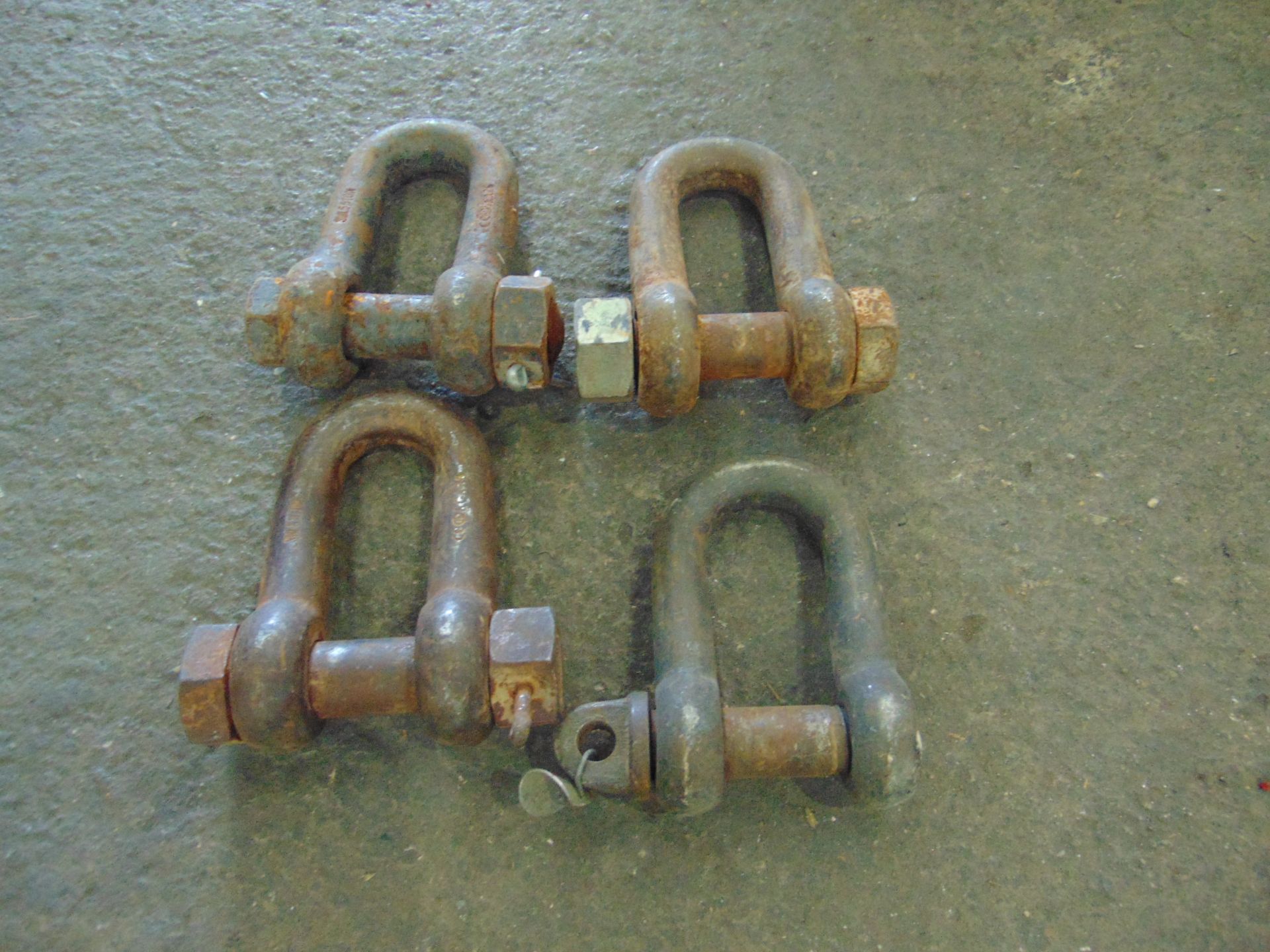 3 x 5.5T & 1 x 7.5T D Shackles