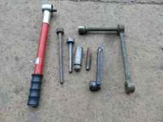 CVR(T) TRACK MAINT ITEMS AND TORQUE WRENCH