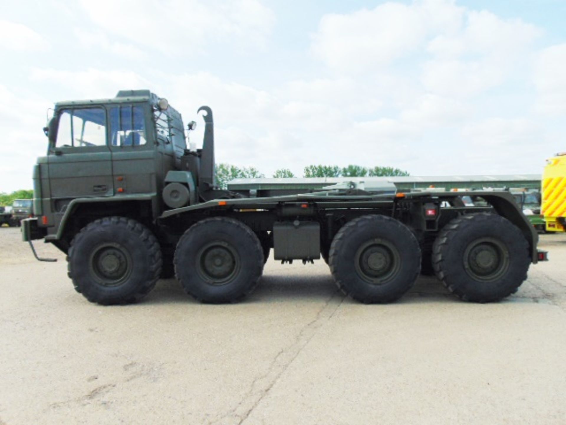 Foden 8x6 DROPS LHD Hook Loader - Image 4 of 36