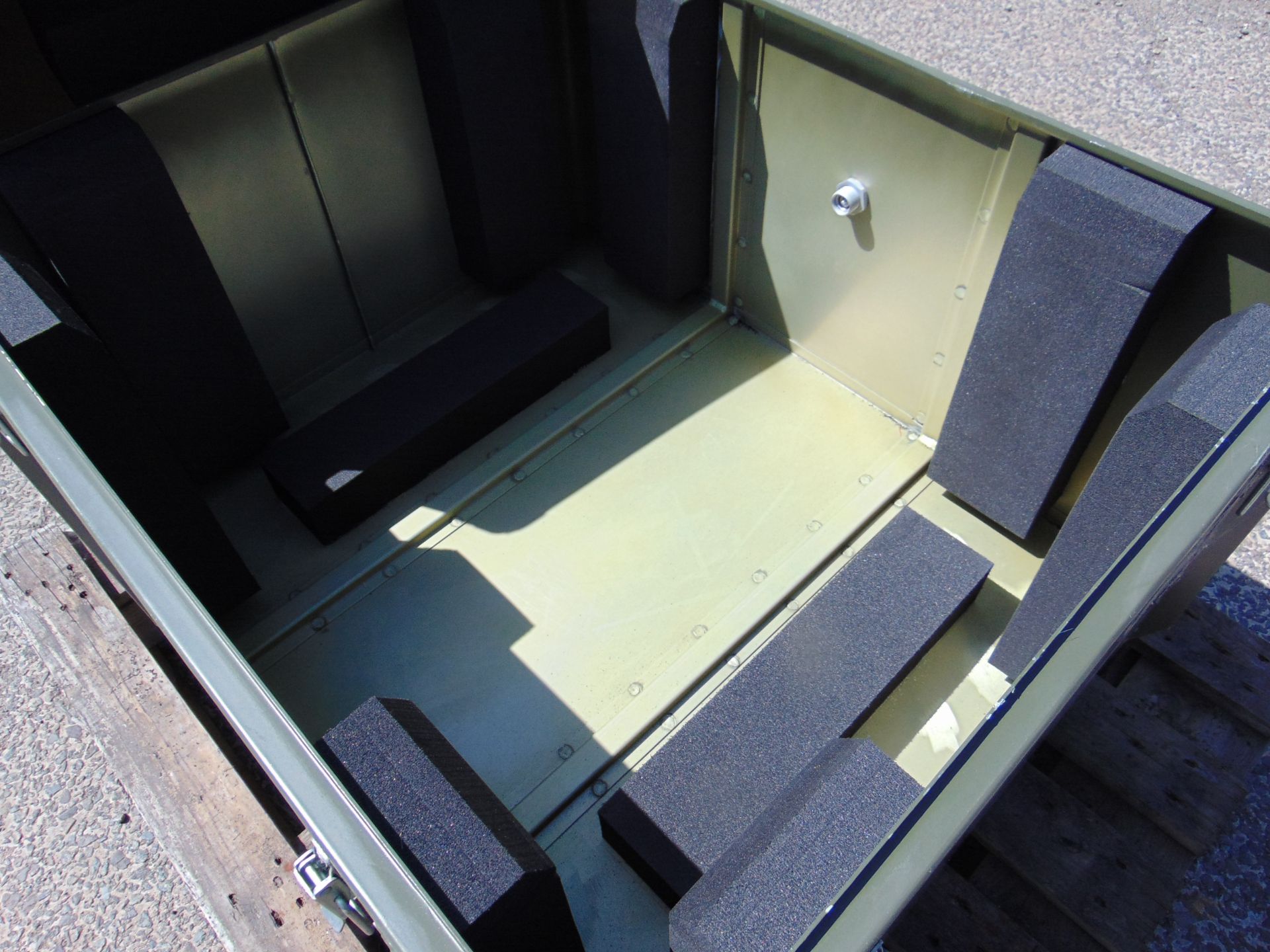 Large Heavy Duty Secure Storage Box as shown - Image 8 of 8