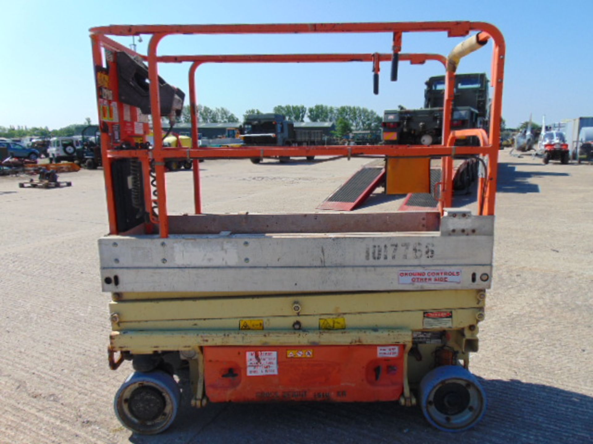 JLG 1930ES 7.62m Electric Scissor Lift Access Platform ONLY 301 Hours! - Image 5 of 15