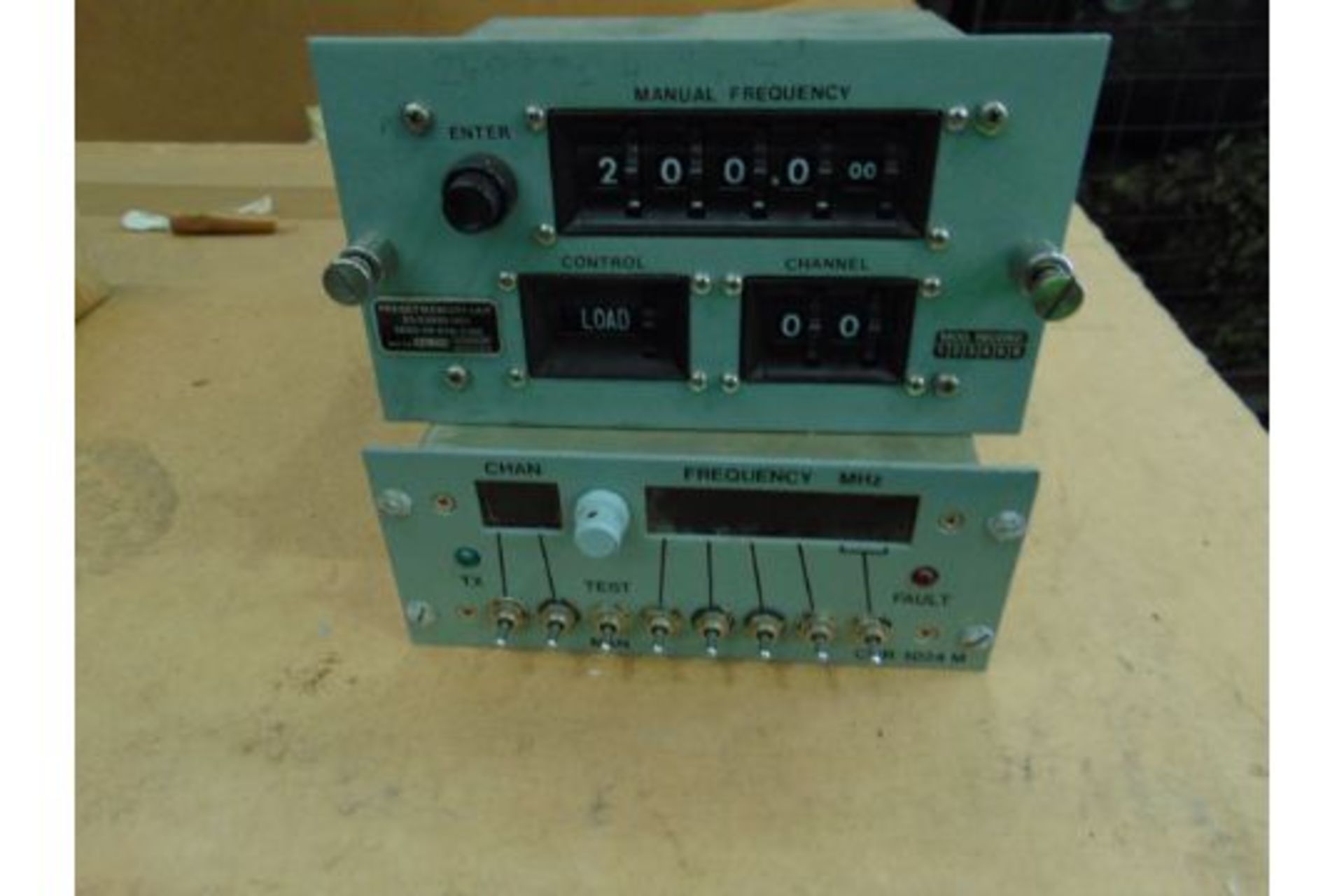 FREQUENCY SELECTOR AND CONTROL UNIT HF PRESET