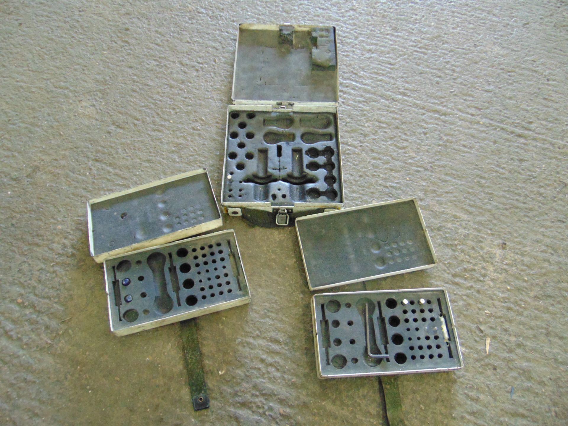 AFV SPARE FUSE/LIGHT HOLDER CASES 1 X LARGE 2 X SMALL - Image 3 of 3