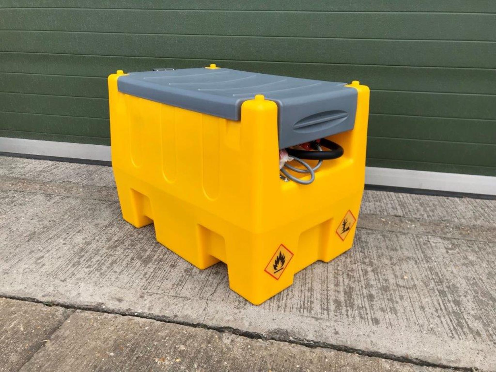 ** BRAND NEW ** Unused DTK240 transportable 220lt diesel tank Brand New, in the box - Image 2 of 36