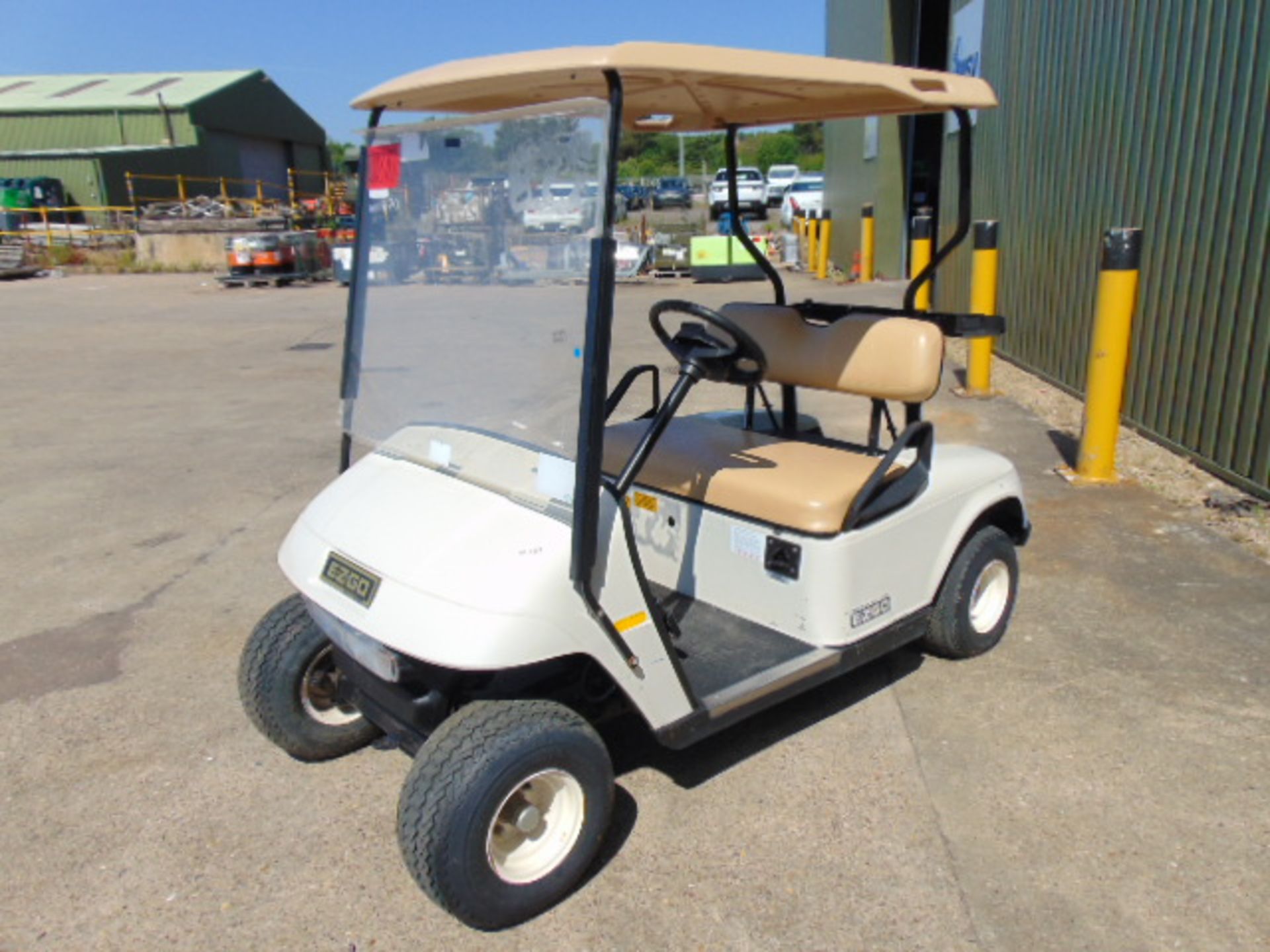 E-Z-GO Electric 2 Seat Golf Buggy ONLY 223 HOURS! - Image 3 of 17