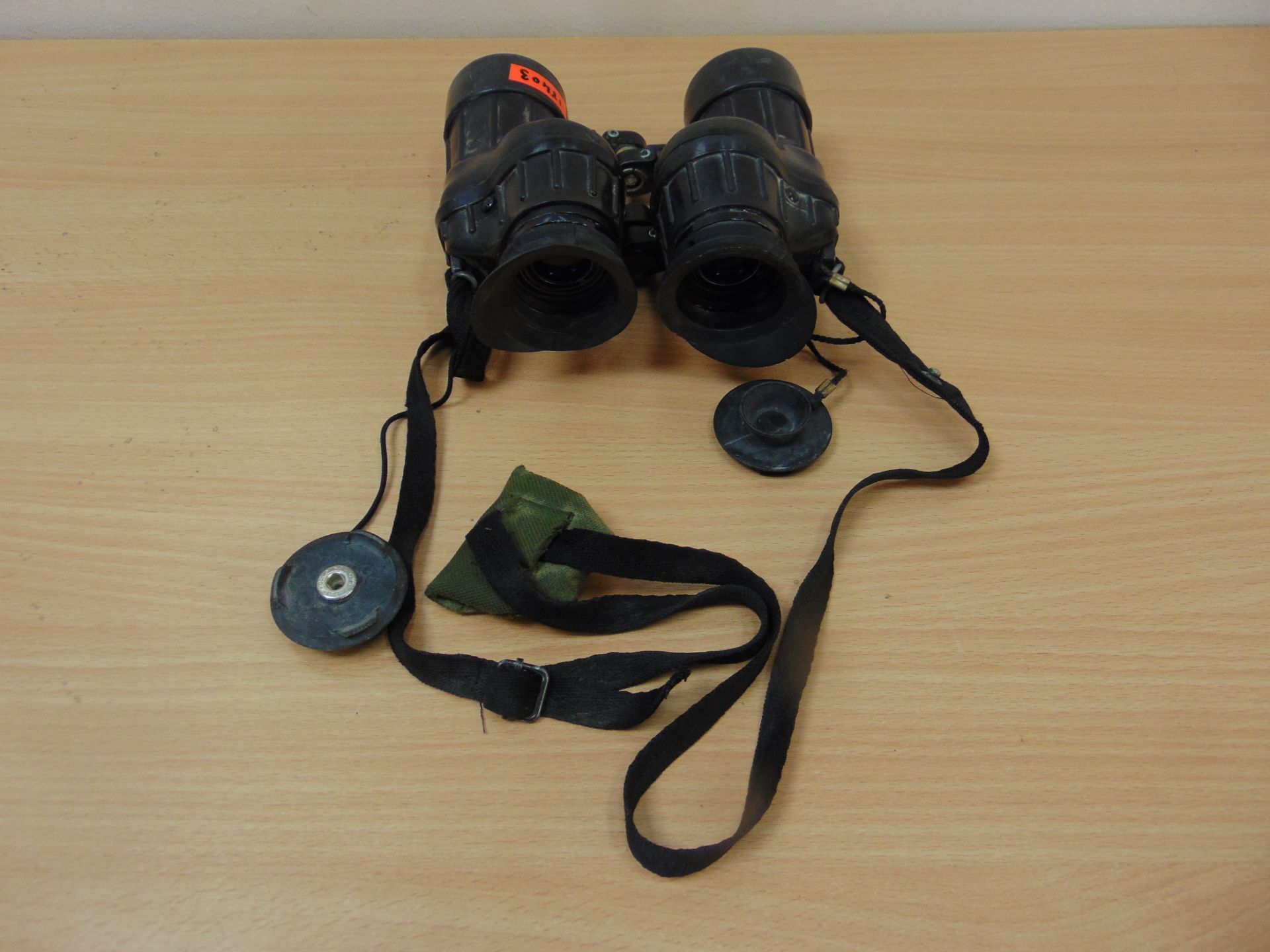 RARELY AVAILABLE BINOS 7 x 42 BRITISH ARMY L12A1 SELF FOCUSING, C/W FILTERS & STRAP ETC - Image 2 of 5