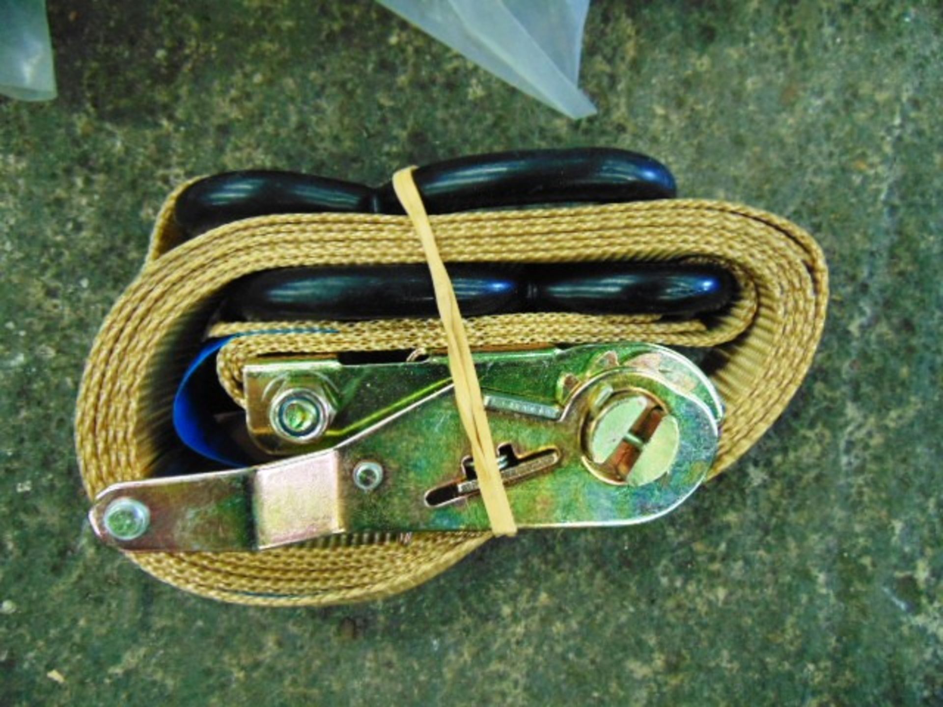 4 x Unissed Desert Ratchet Straps 450 DAN 2.5m - Image 2 of 4