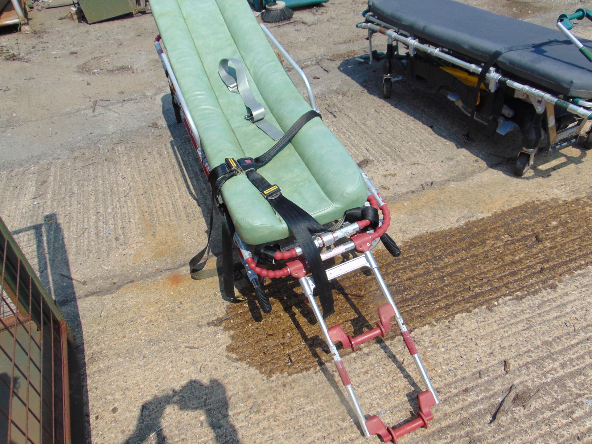 2 x MOBILE STRETCHERS - Image 8 of 9