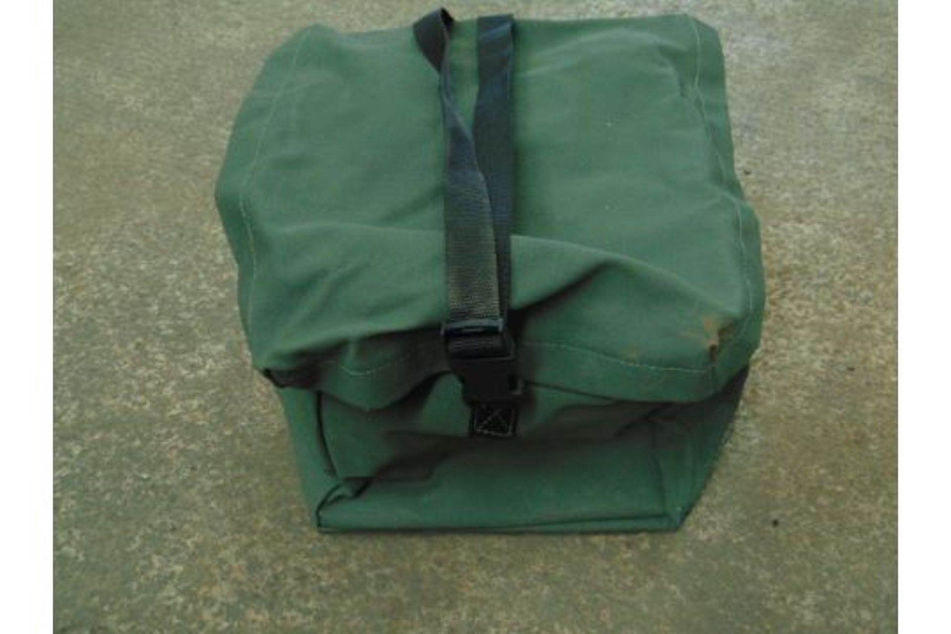 4 x STROPS FOR TOWING/RECOVERY (2m) AND CANVAS BAG - Image 4 of 4