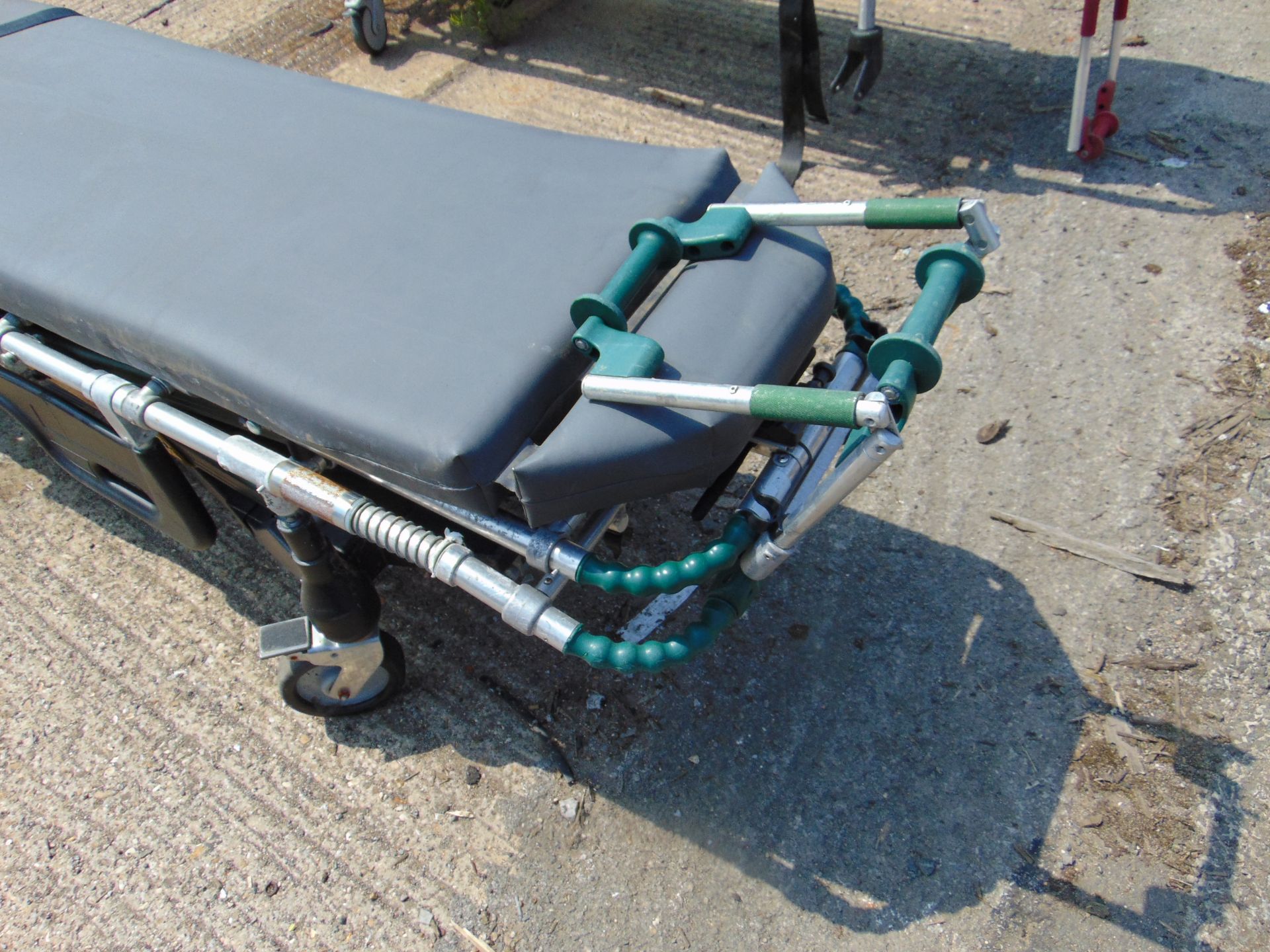 2 x MOBILE STRETCHERS - Image 5 of 9