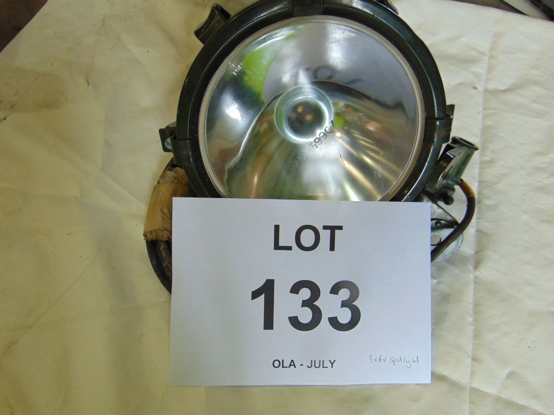 UNUSED FV ISSUED SEARCHLIGHT A1 CONDITION C/W BRACKET, LEAD AND PLUG
