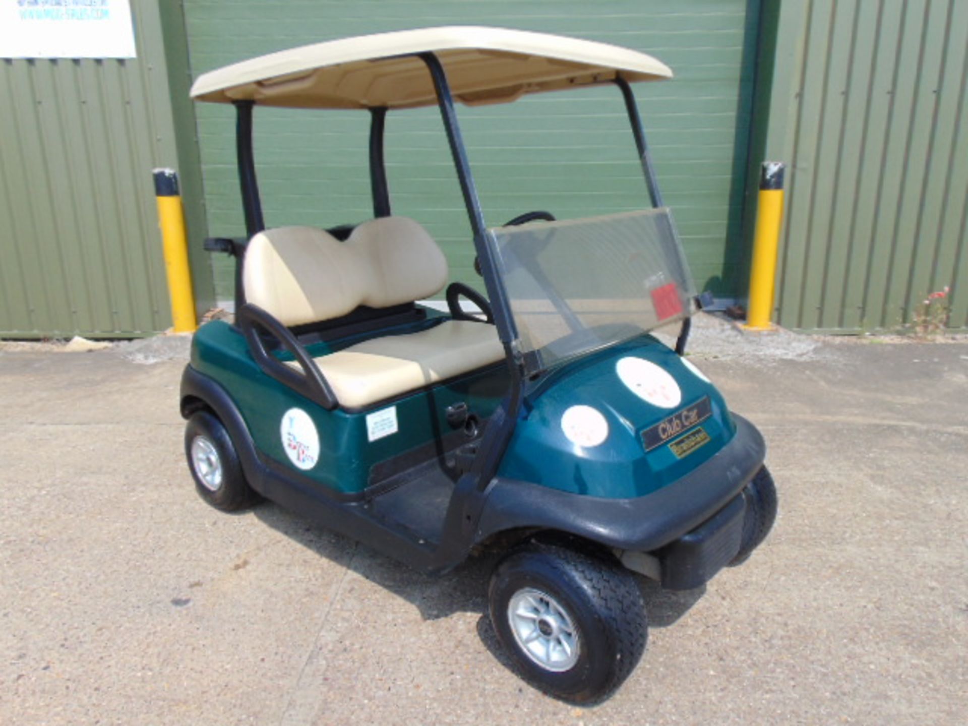 Club Car Electric Golf Buggy C/W Battery Charger