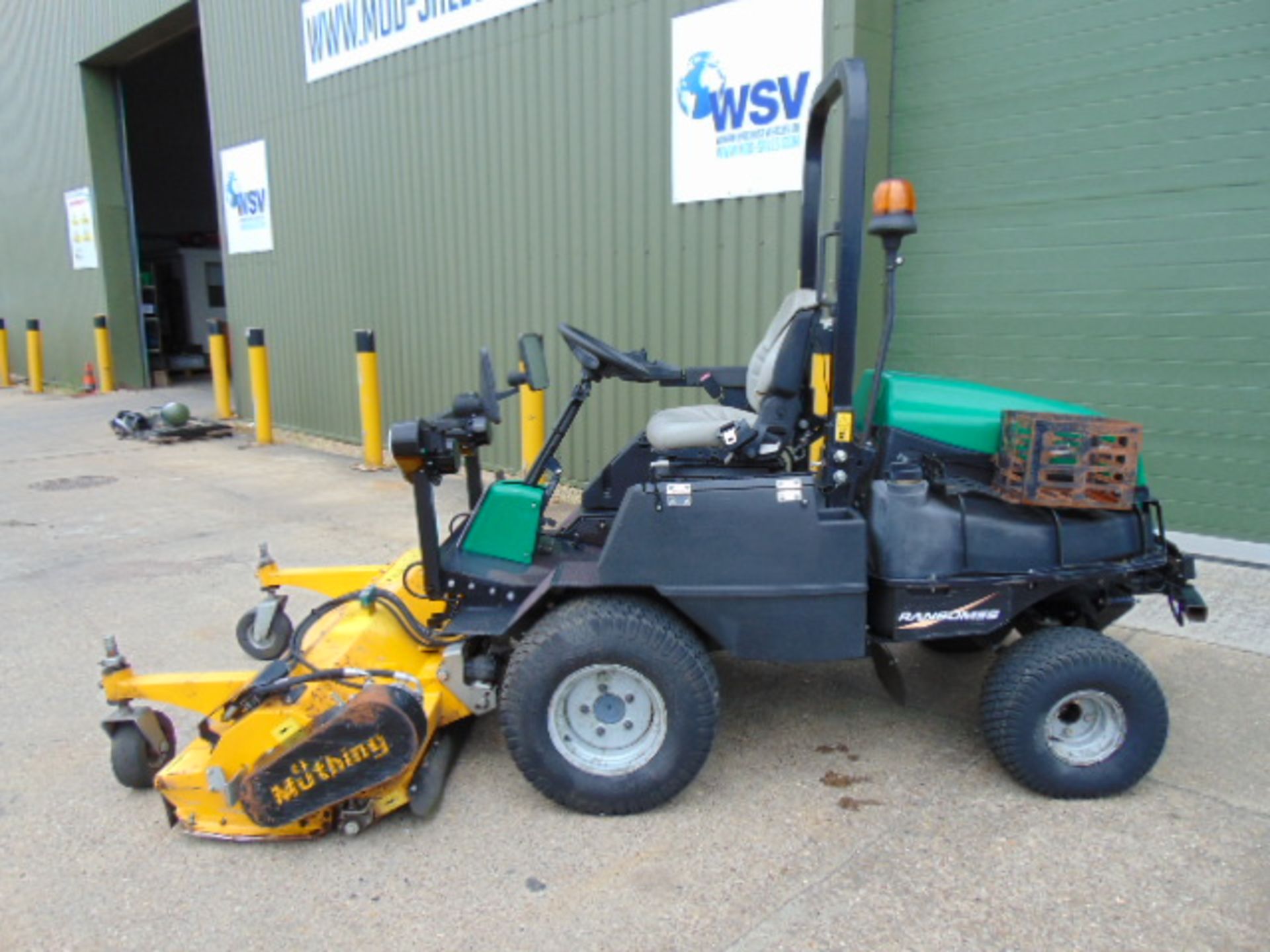 2014 Ransomes HR300 C/W Muthing Outfront Flail Mower ONLY 2,395 HOURS - Image 7 of 24