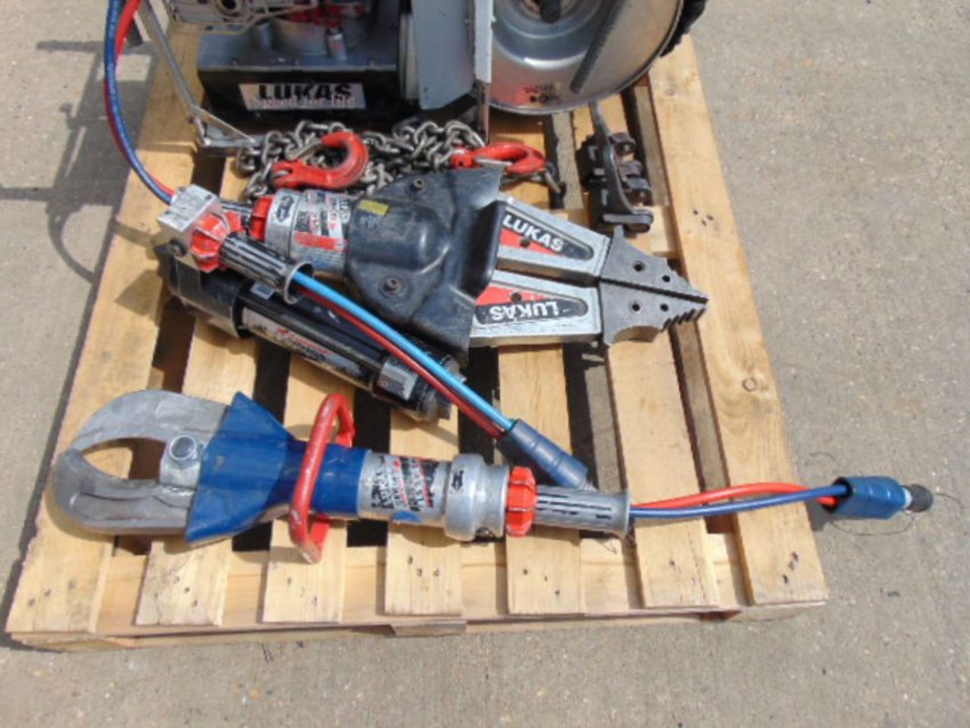 Lukas Jaws of Life Rescue Kit c/w Briggs and Stratton Hydraulic Power Pack - Image 2 of 6