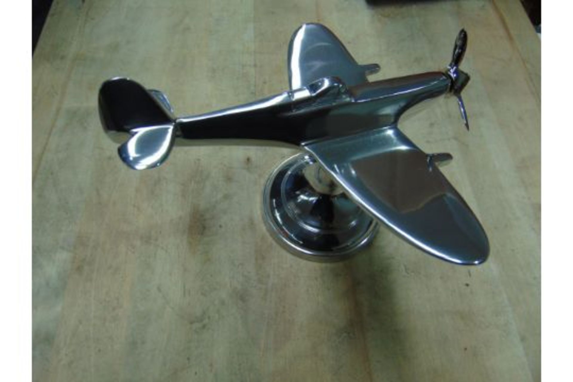 POLISHED ALUMINIUM DESK TOP SPITFIRE MODEL - Image 7 of 7