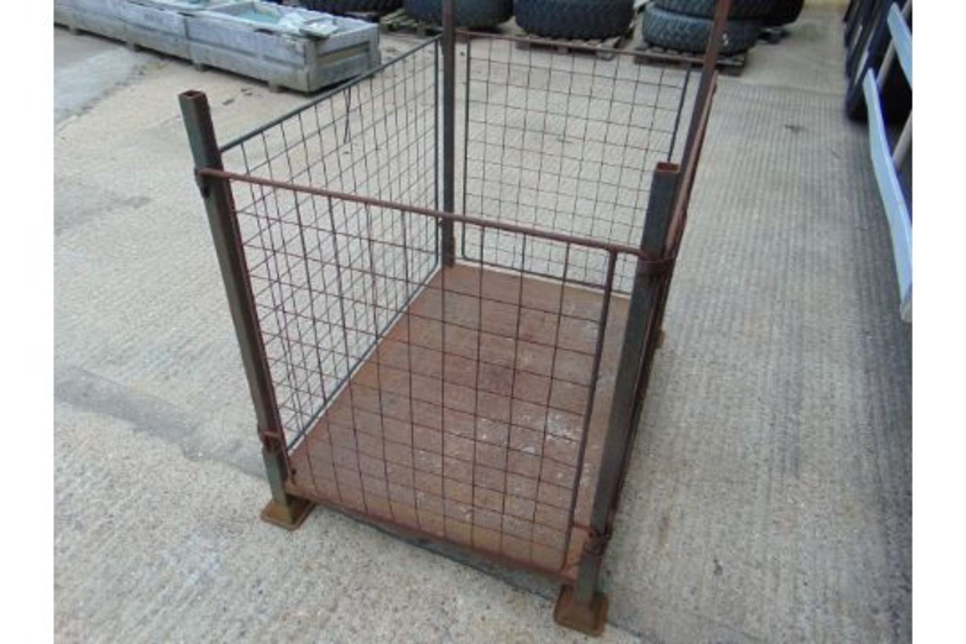 Steel Stacking Stillage with removeable sides and corner posts - Image 2 of 3