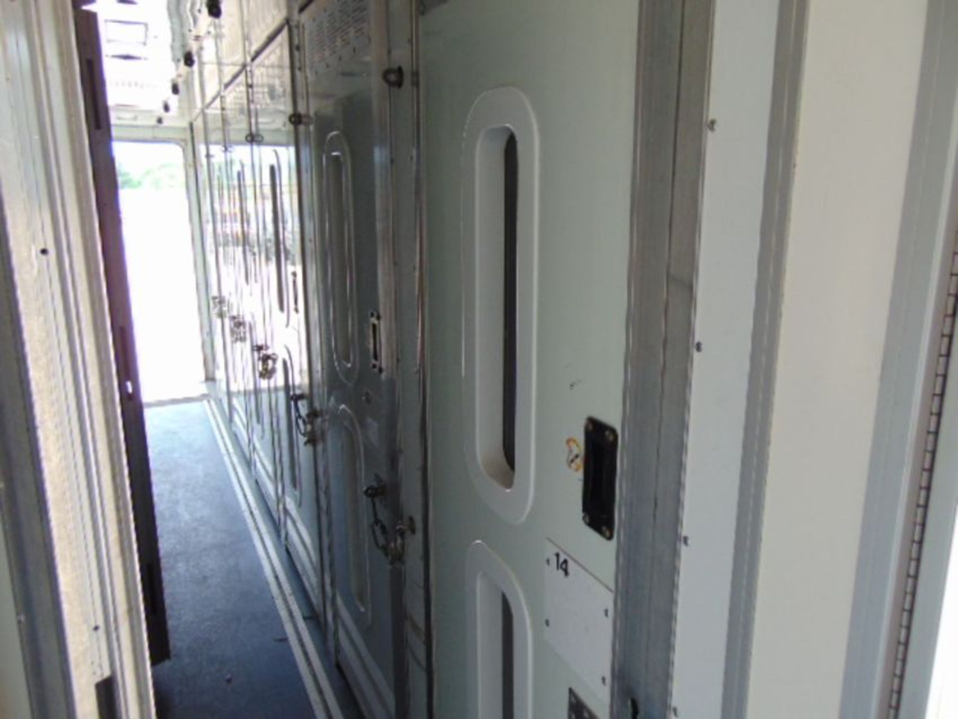 2011 Iveco Eurocargo 100E18 Day Cab Box Van 4x2 3.9L Diesel - Prison/Secure Transport - Bild 16 aus 25