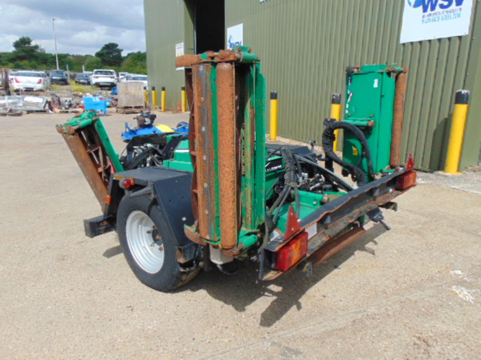 Ransomes TG3400 Trailed Hydraulic Gang Mowers ( 5 Deck ) from Council - Image 6 of 21