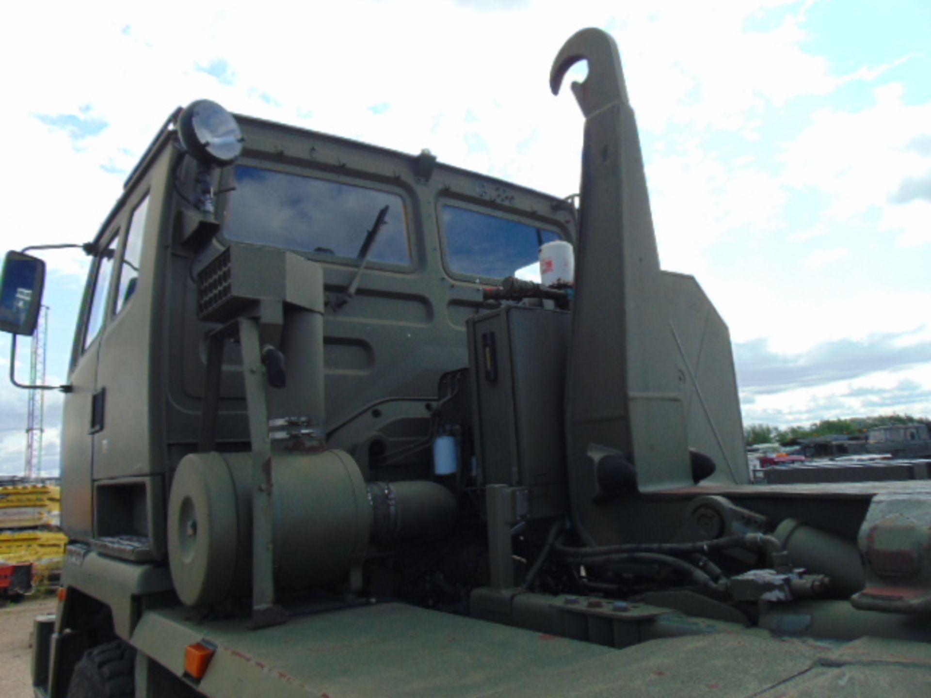 DAF 8x6 DROPS Multilift LHD Hook Loader - Image 12 of 35