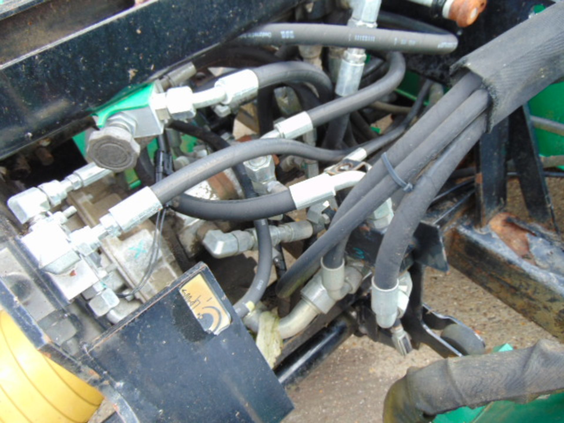 Ransomes TG3400 Trailed Hydraulic Gang Mowers ( 5 Deck ) from Council - Image 18 of 21