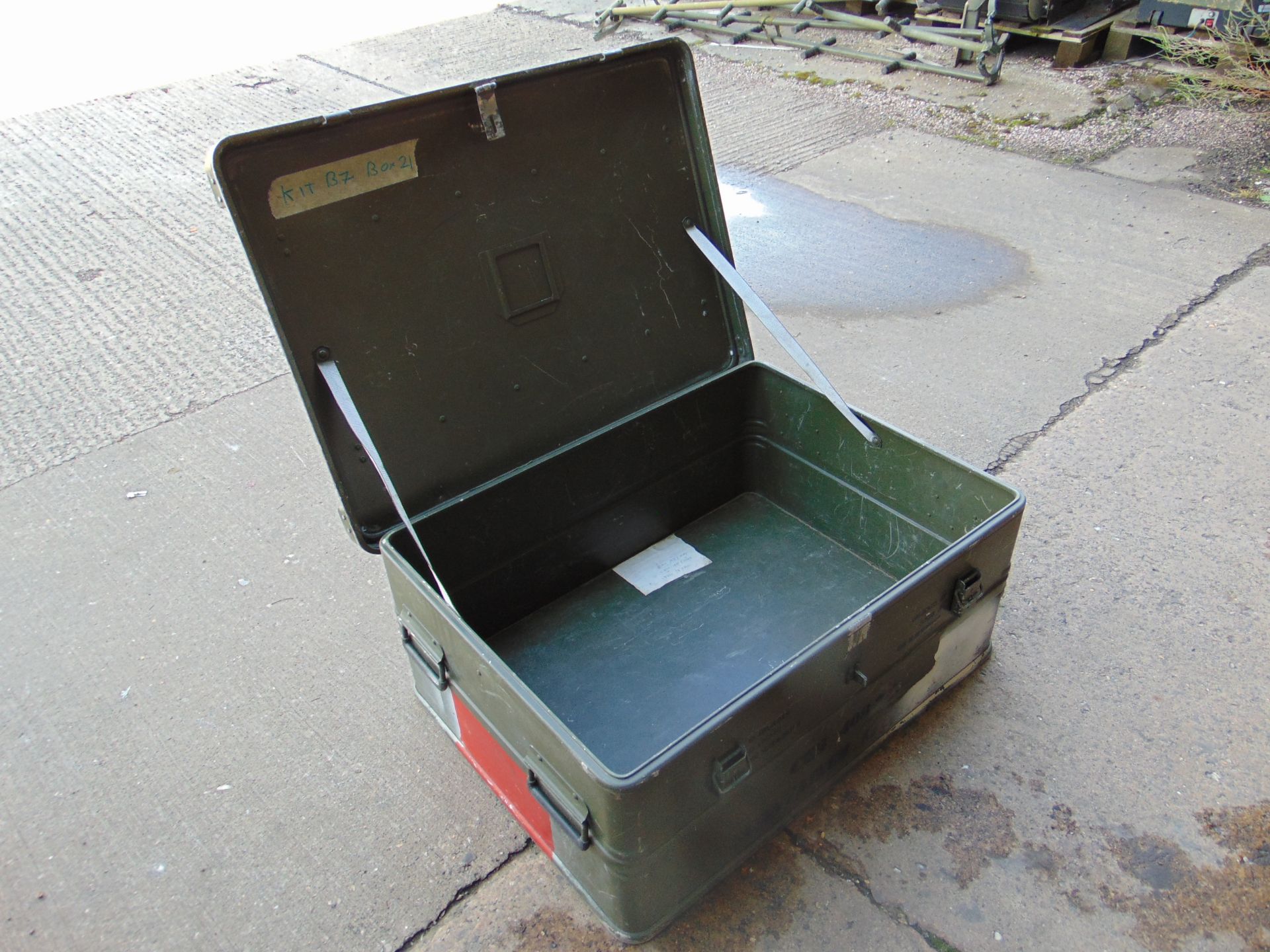 Stackable Aluminium Storage Box L80cm x W59cm x H32cm - Image 2 of 5