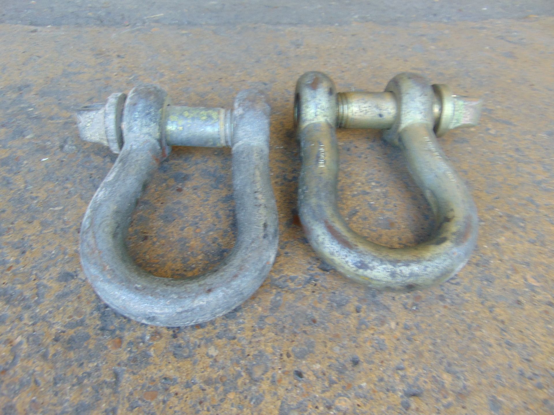 2 x Recovery Bow Shackles Approx. 5.75T - Image 2 of 2