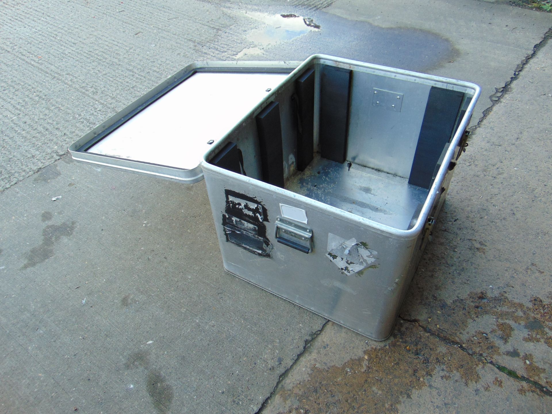 Stackable Aluminium Storage Box L72cm x W60cm x H49cm - Image 4 of 5