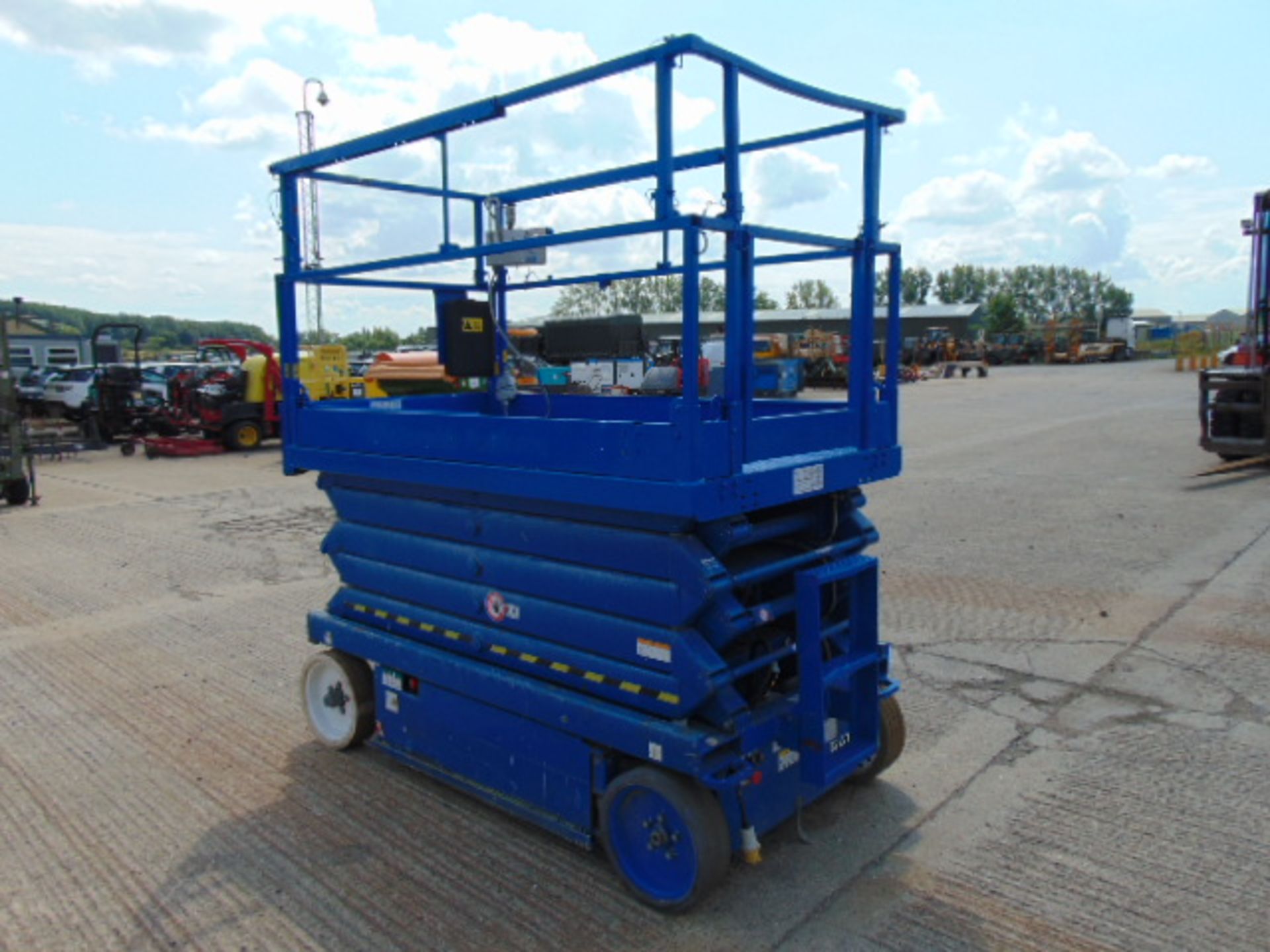 2012 SkyJack SJ4632 Electric Scissor Lift ONLY 265 HOURS! - Image 4 of 18