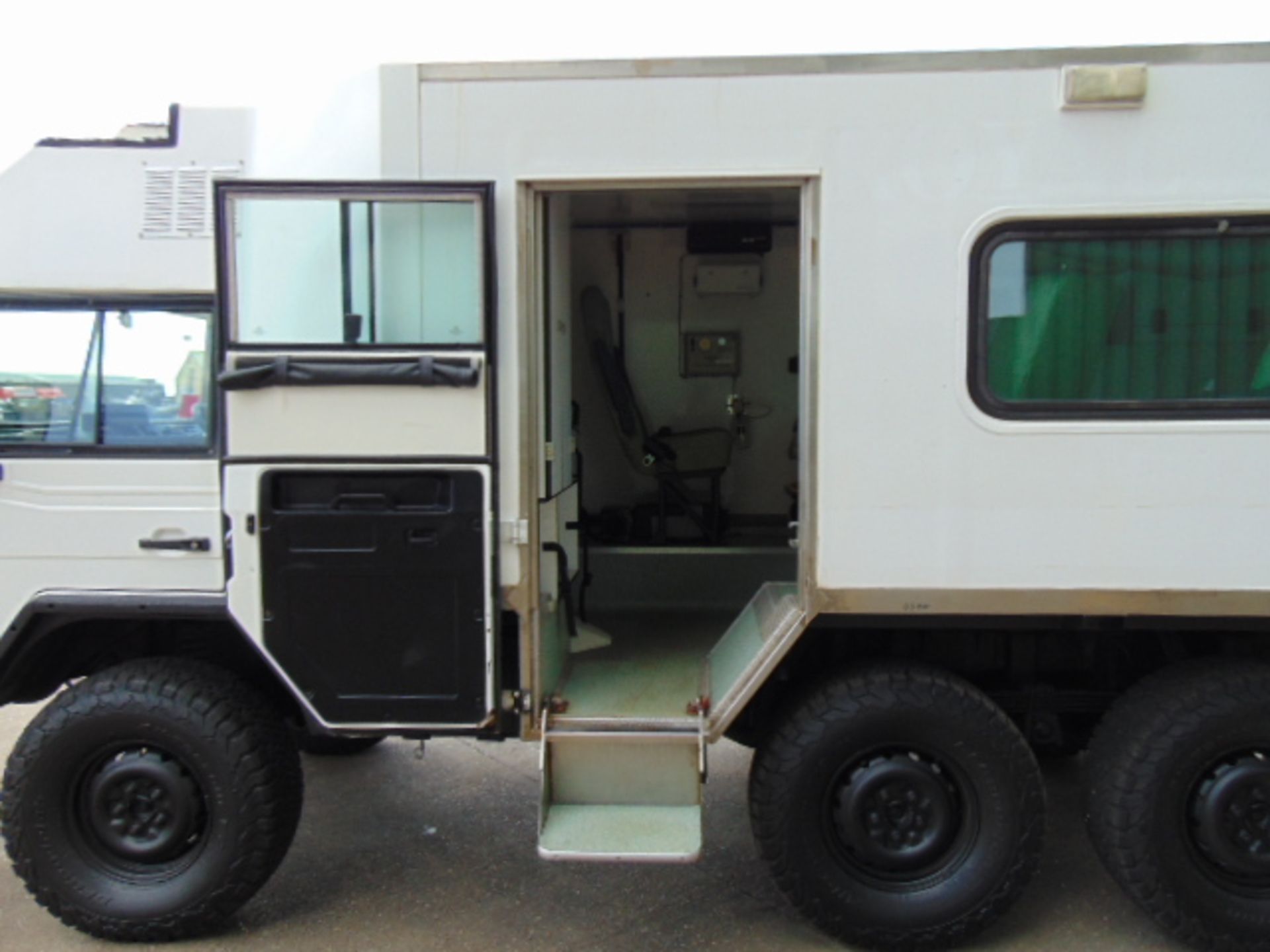 Military Specification Pinzgauer 718 6X6 ONLY 23,750 MILES! - Image 40 of 52